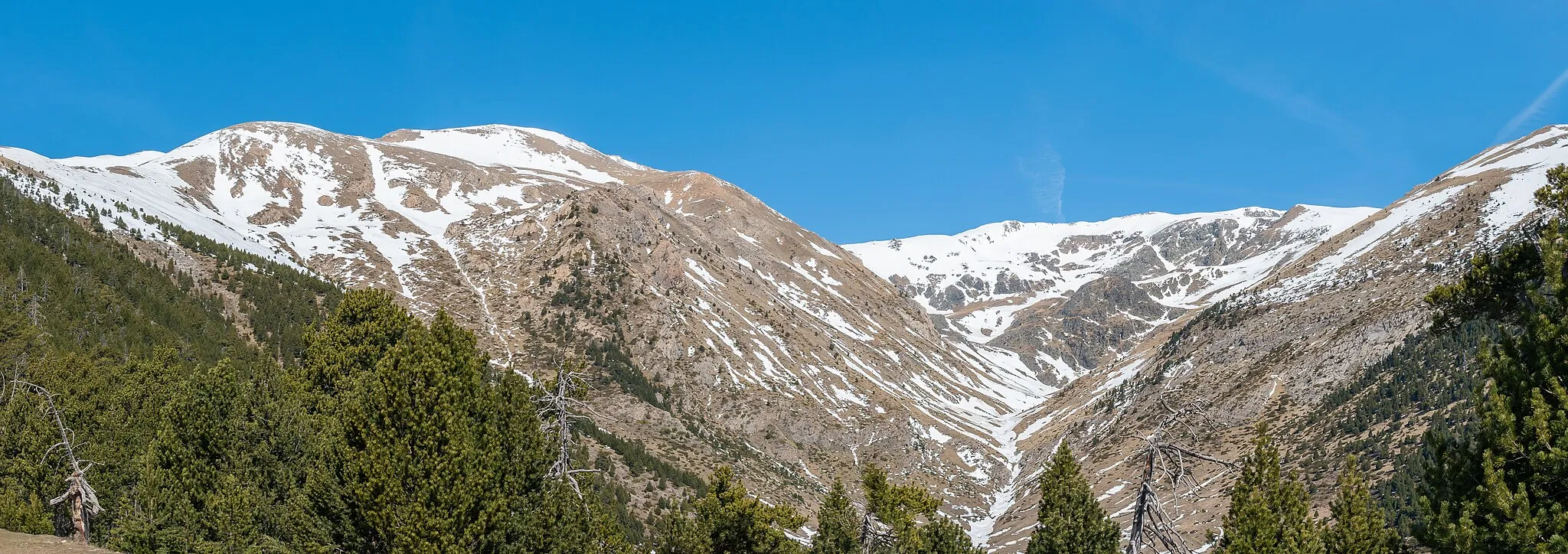 Photo showing: View of Massís del Casamanya seen from Roc del Quer lookout, Canillo parish, Andorra