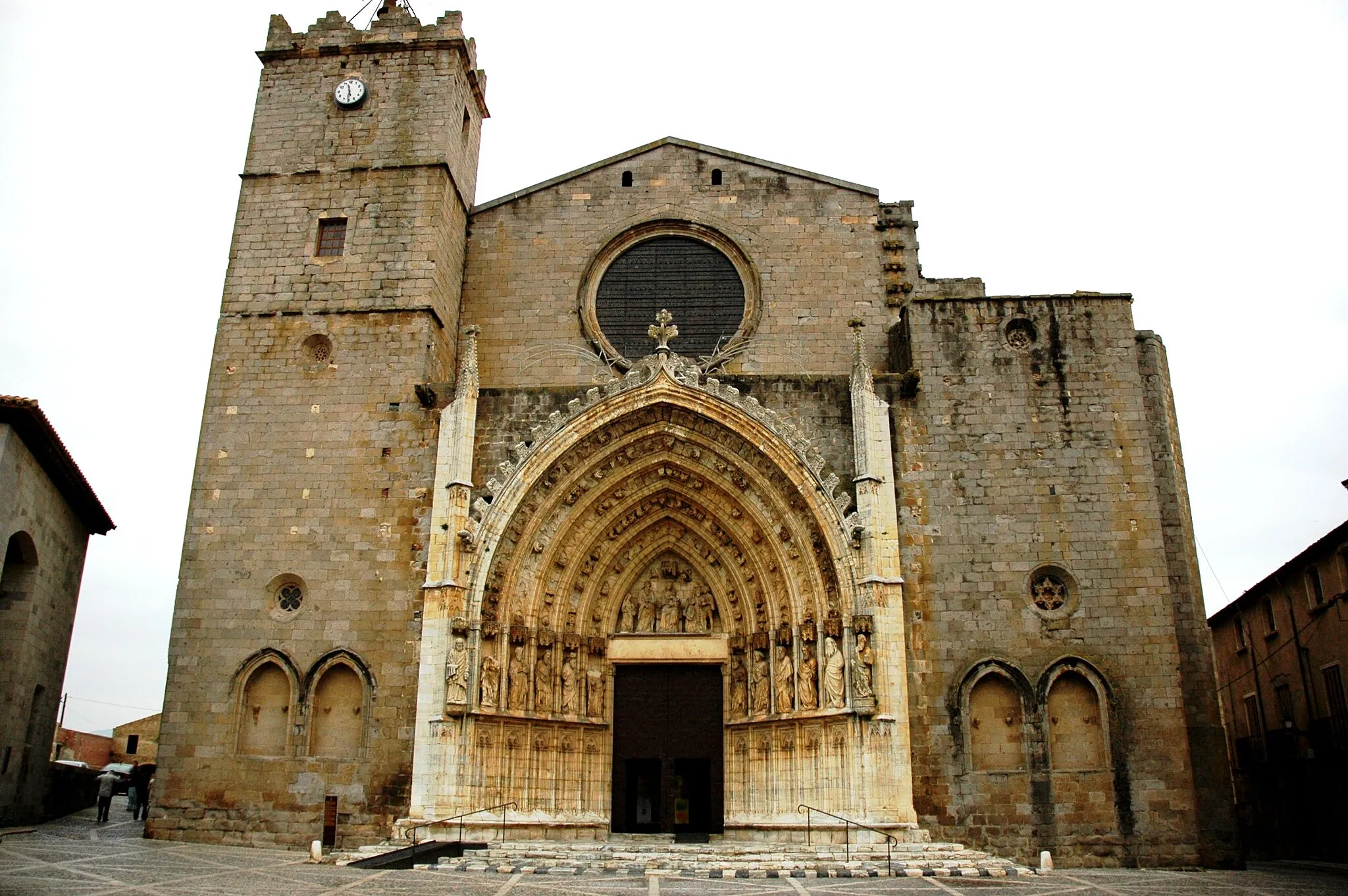 Photo showing: Santa Maria de Castelló d'Empúries - Façana