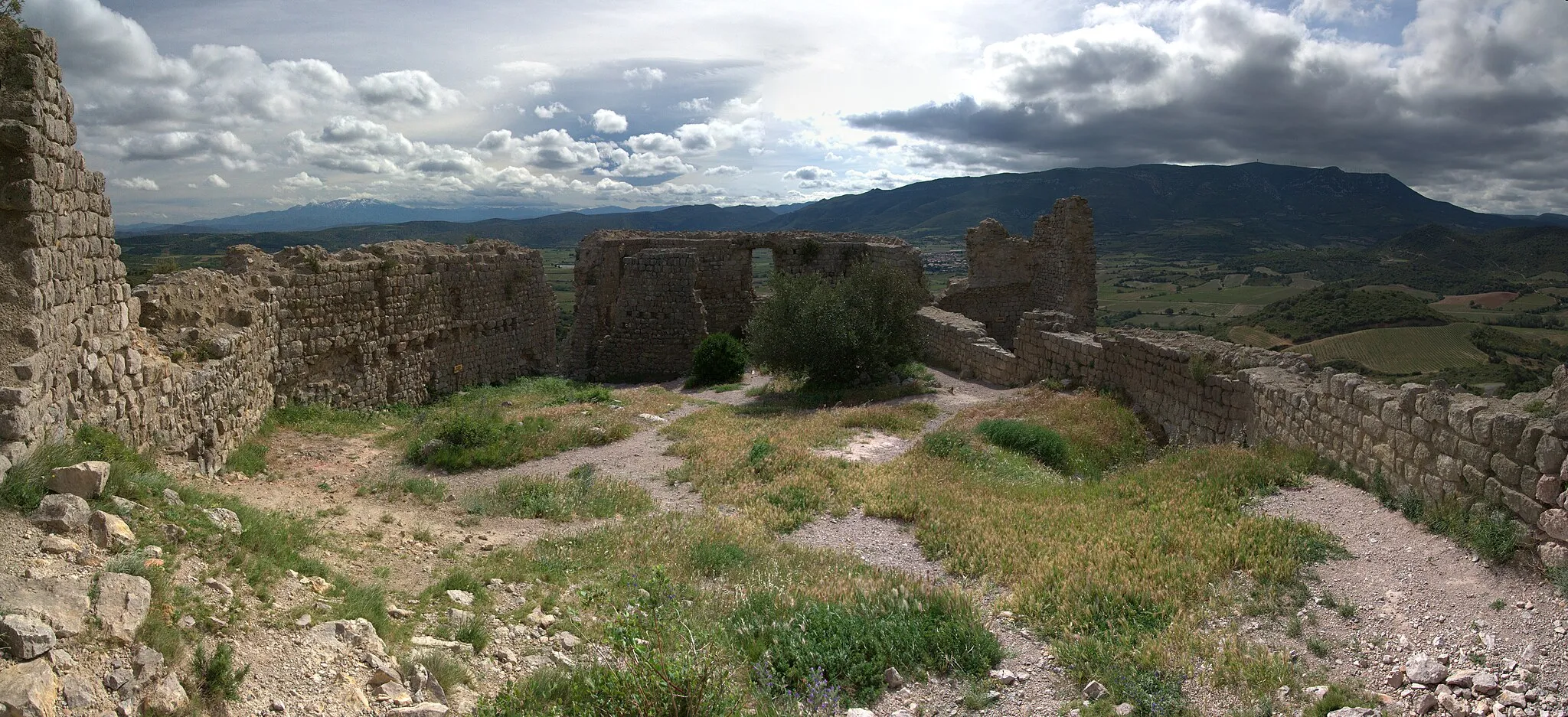 Photo showing: Château d'Aguilar