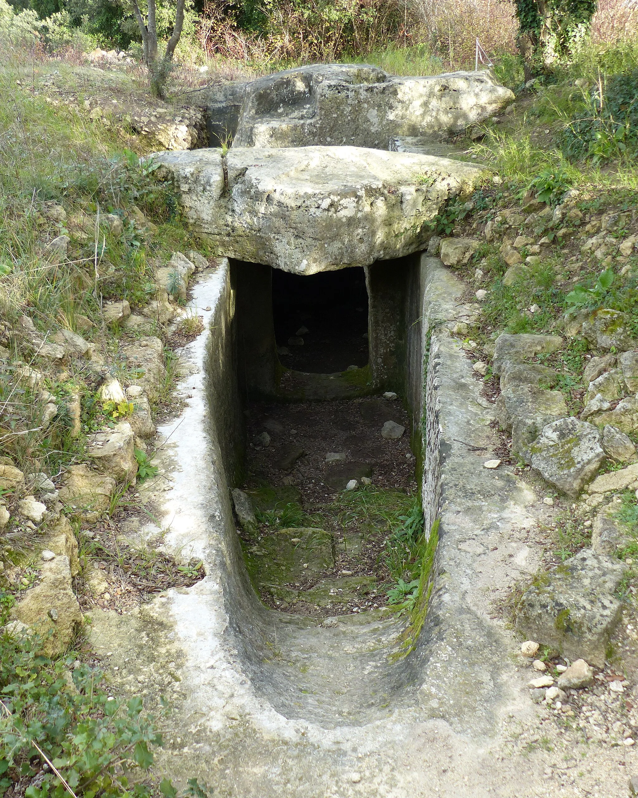 Photo showing: Fontvieille (Alpilles, Bouches-du-Rhône, France), hypogée du Castelet.