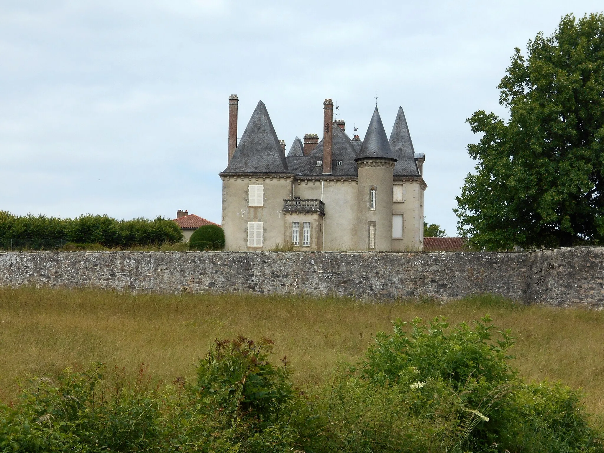 Photo showing: Château la Judie, commune de Saint-Martin-le-Vieux, Haute-Vienne, France