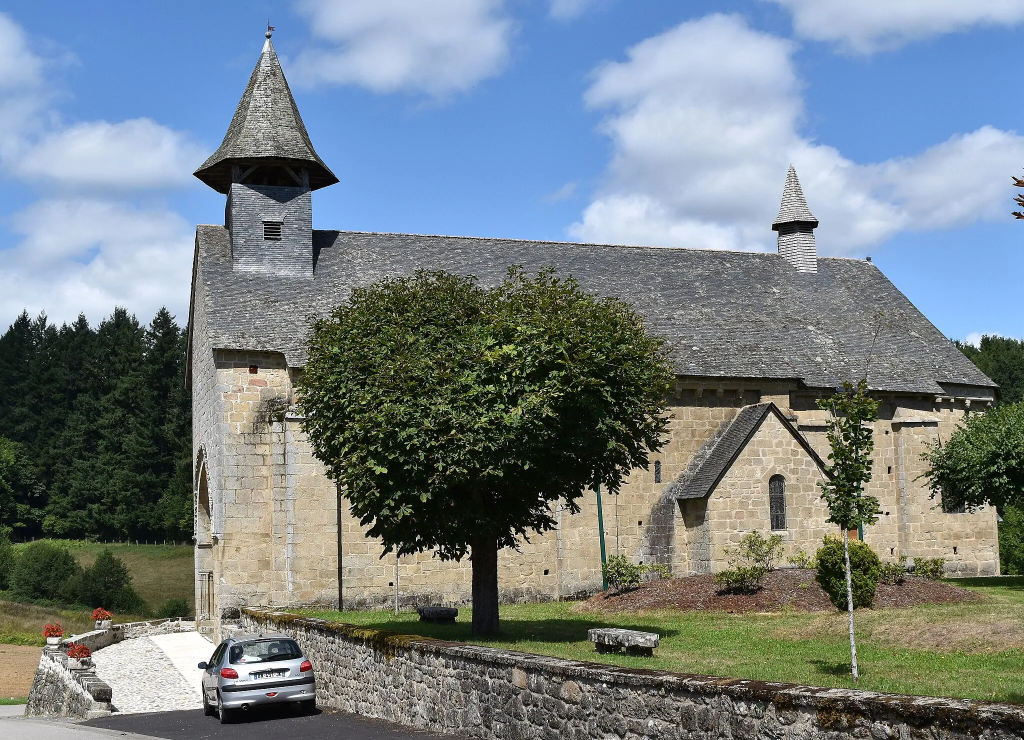 Photo showing: This building is inscrit au titre des monuments historiques de la France. It is indexed in the base Mérimée, a database of architectural heritage maintained by the French Ministry of Culture, under the reference PA00099896 .