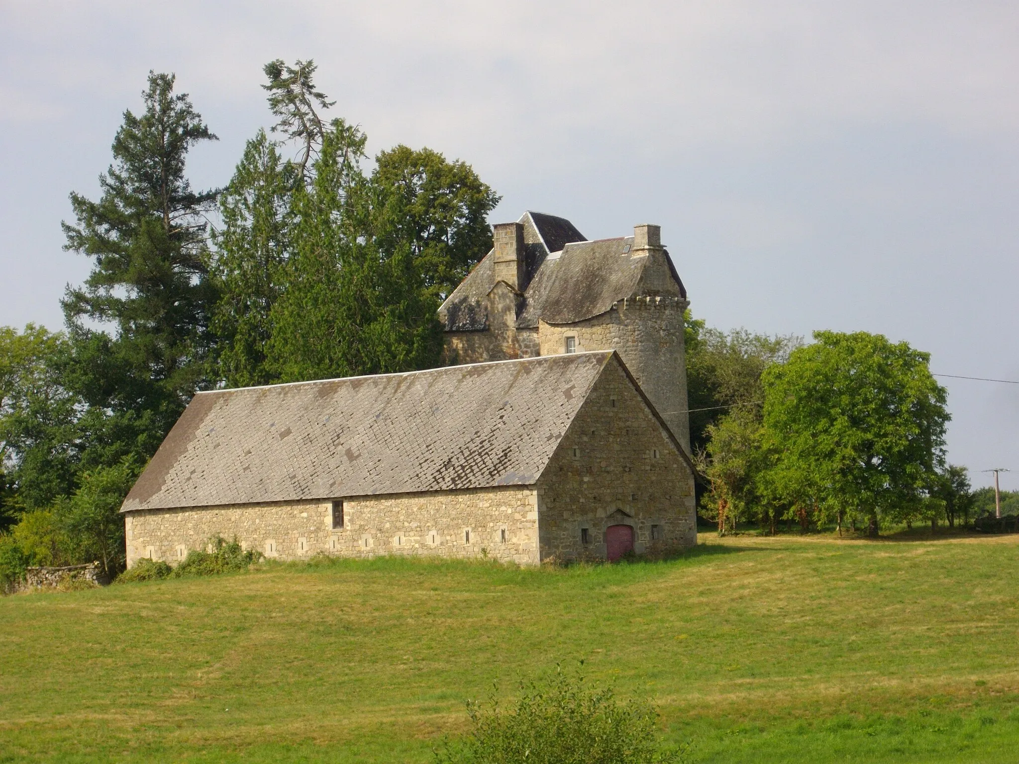 Photo showing: Charlanne castle in Sérandon (Corrèze, France)