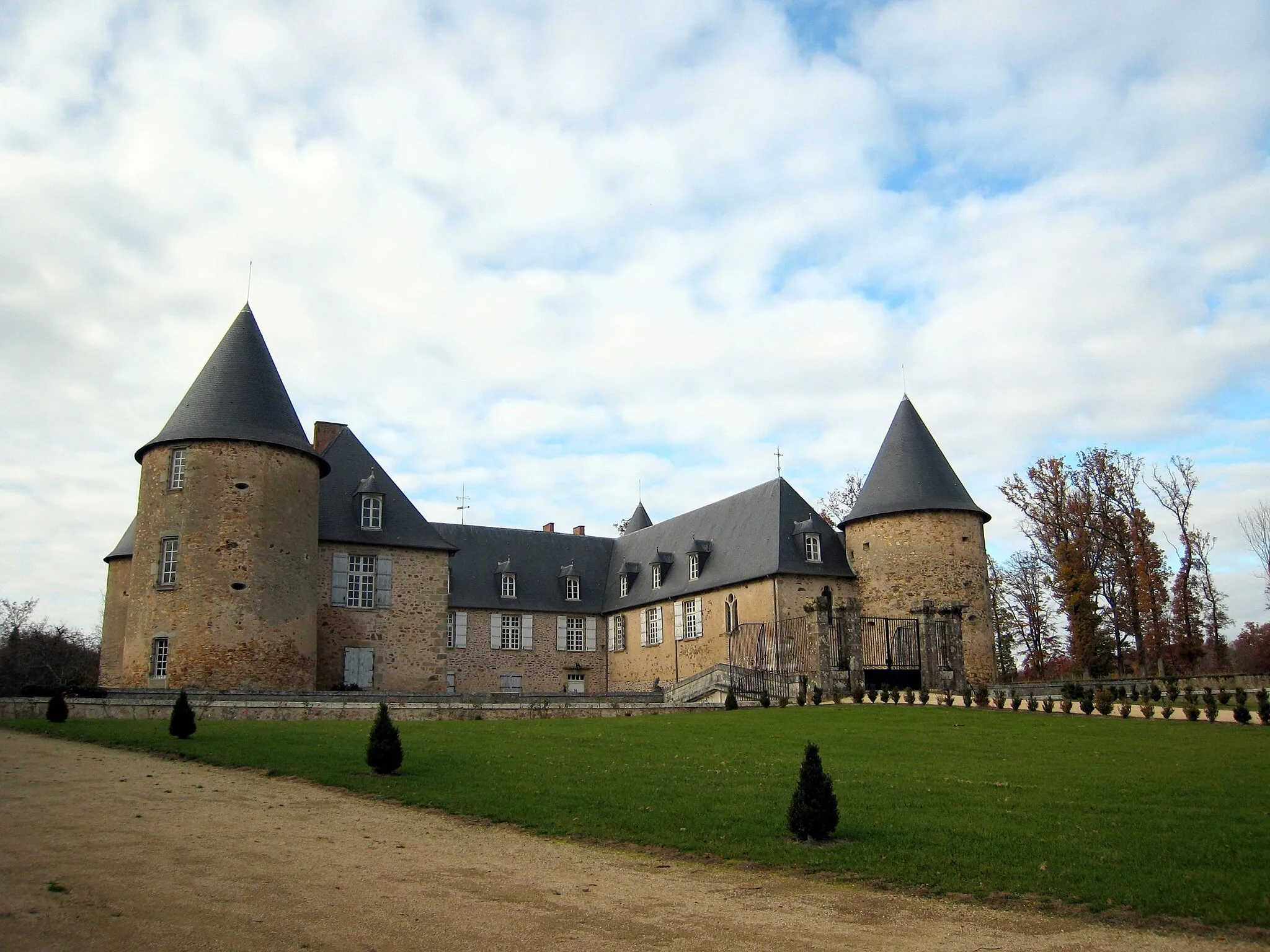 Photo showing: Château de Rochebrune à Étagnac