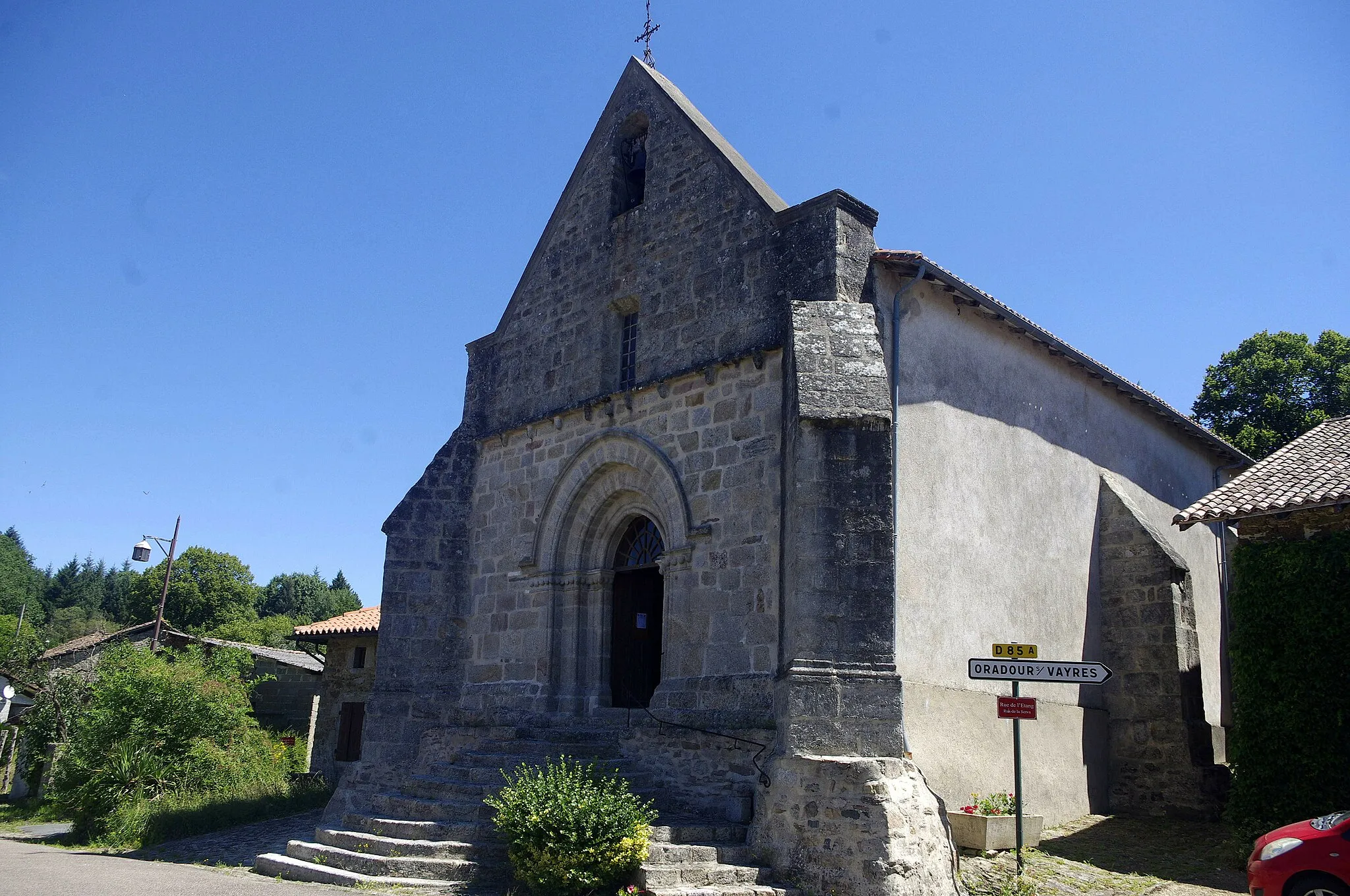 Photo showing: L'église de Saint-Bazile, Haute-Vienne, France.