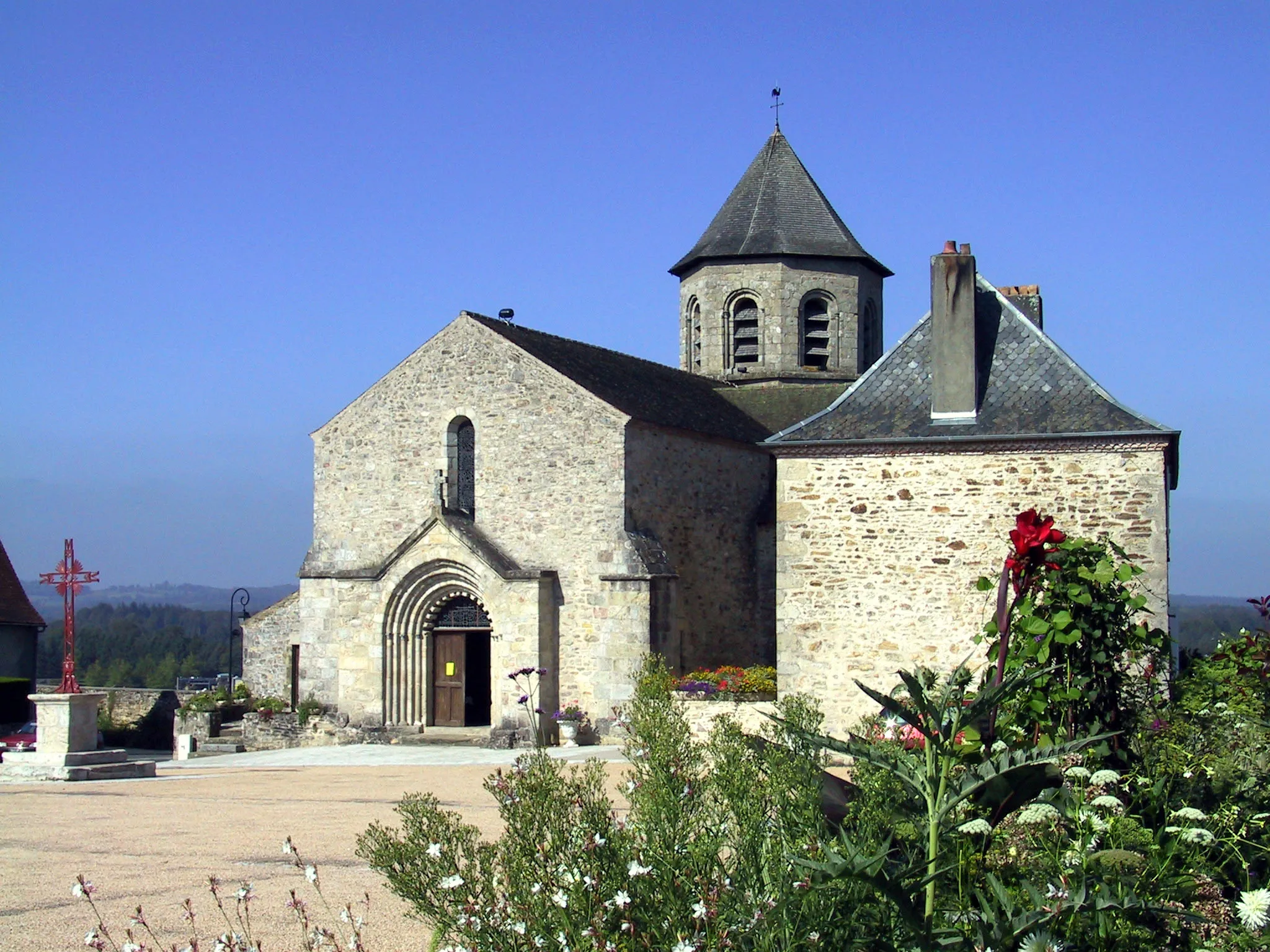 Photo showing: Église Saint-Aignan de Ladignac-le-Long,  (Classé, 1910)