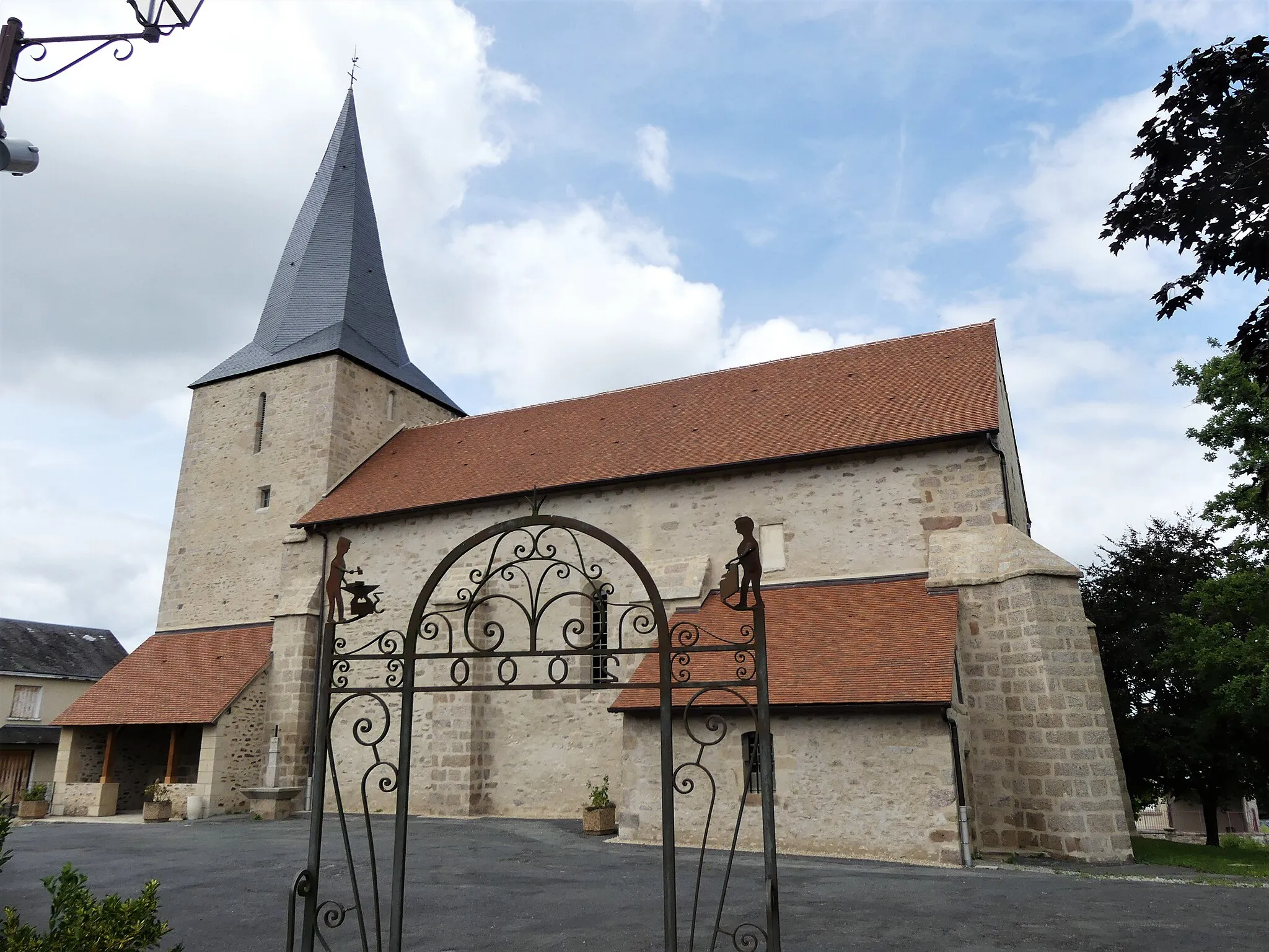 Photo showing: L'église de Naillat, Creuse, France.