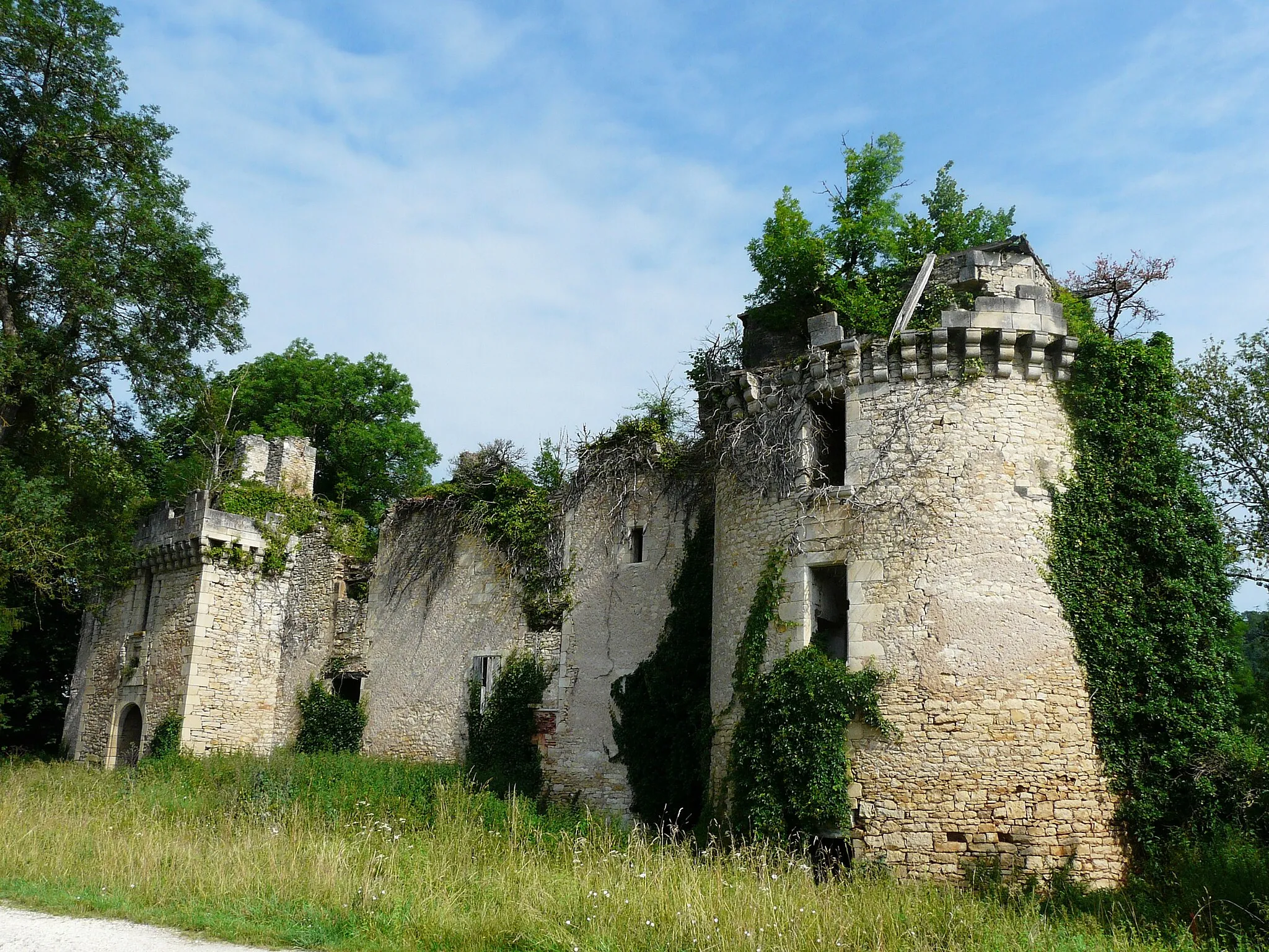 Photo showing: Les ruines du château de Marqueyssac, Saint-Pantaly-d'Ans, Dordogne, France.