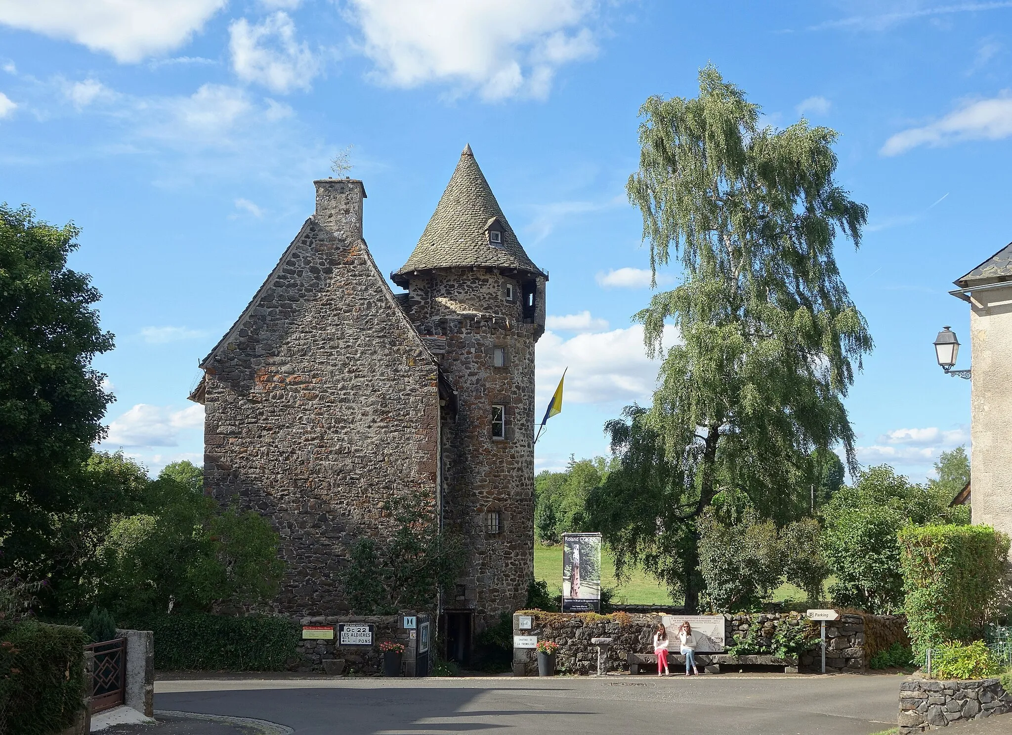 Photo showing: Le Château de La Trémolière aux Anglards de Salers.