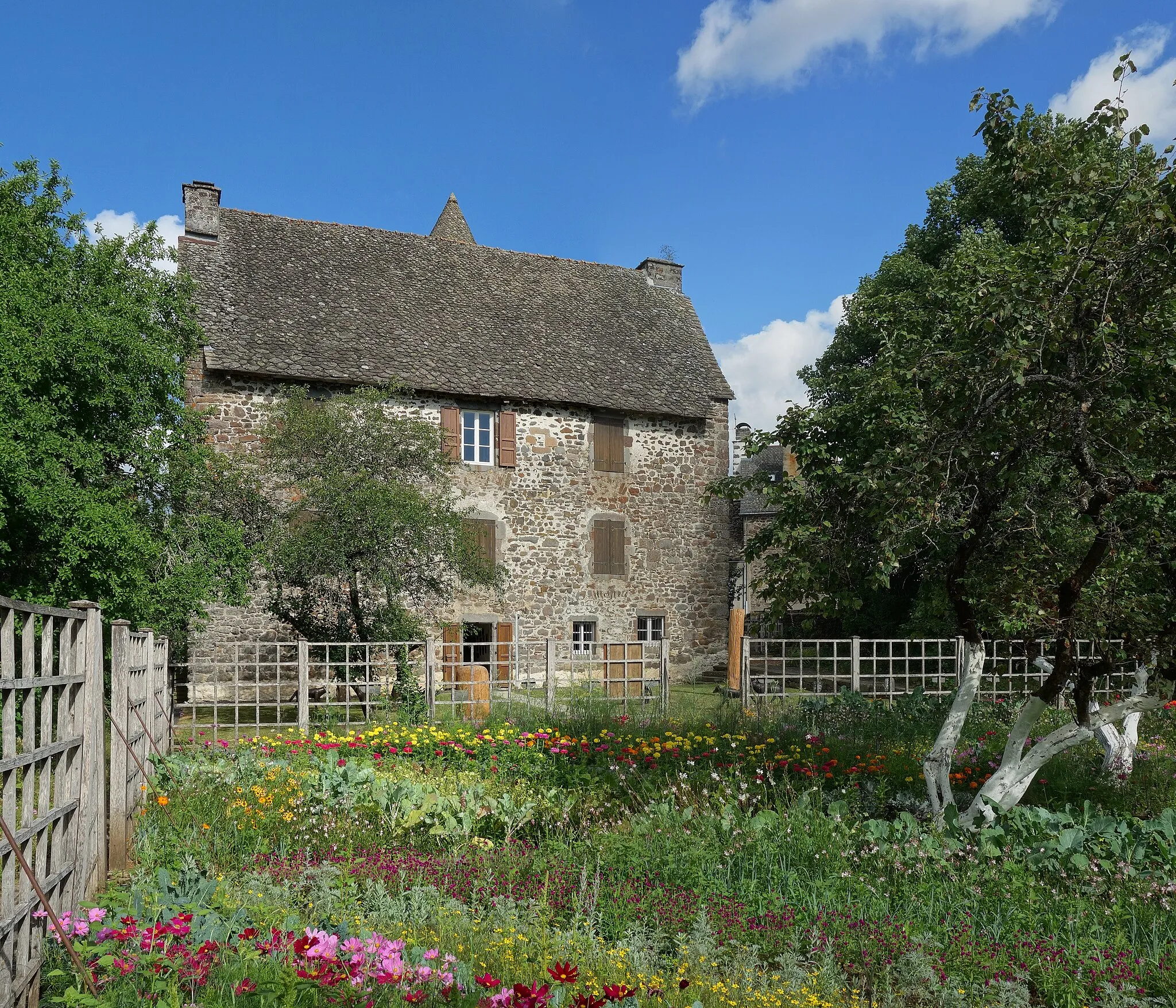 Photo showing: Le Château de La Trémolière aux Anglards de Salers.