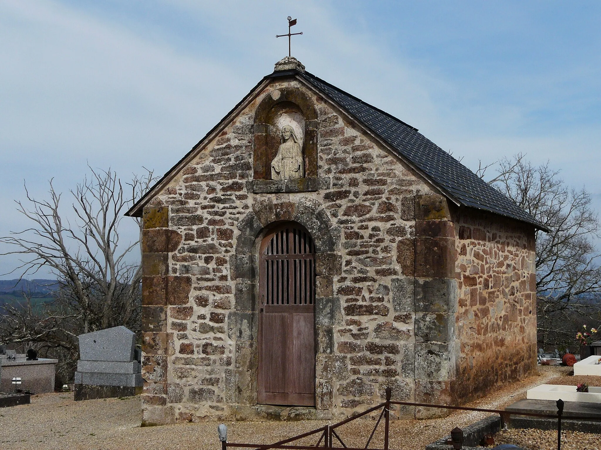 Photo showing: Chapelle dans le cimetière de Teillots, Dordogne, France.