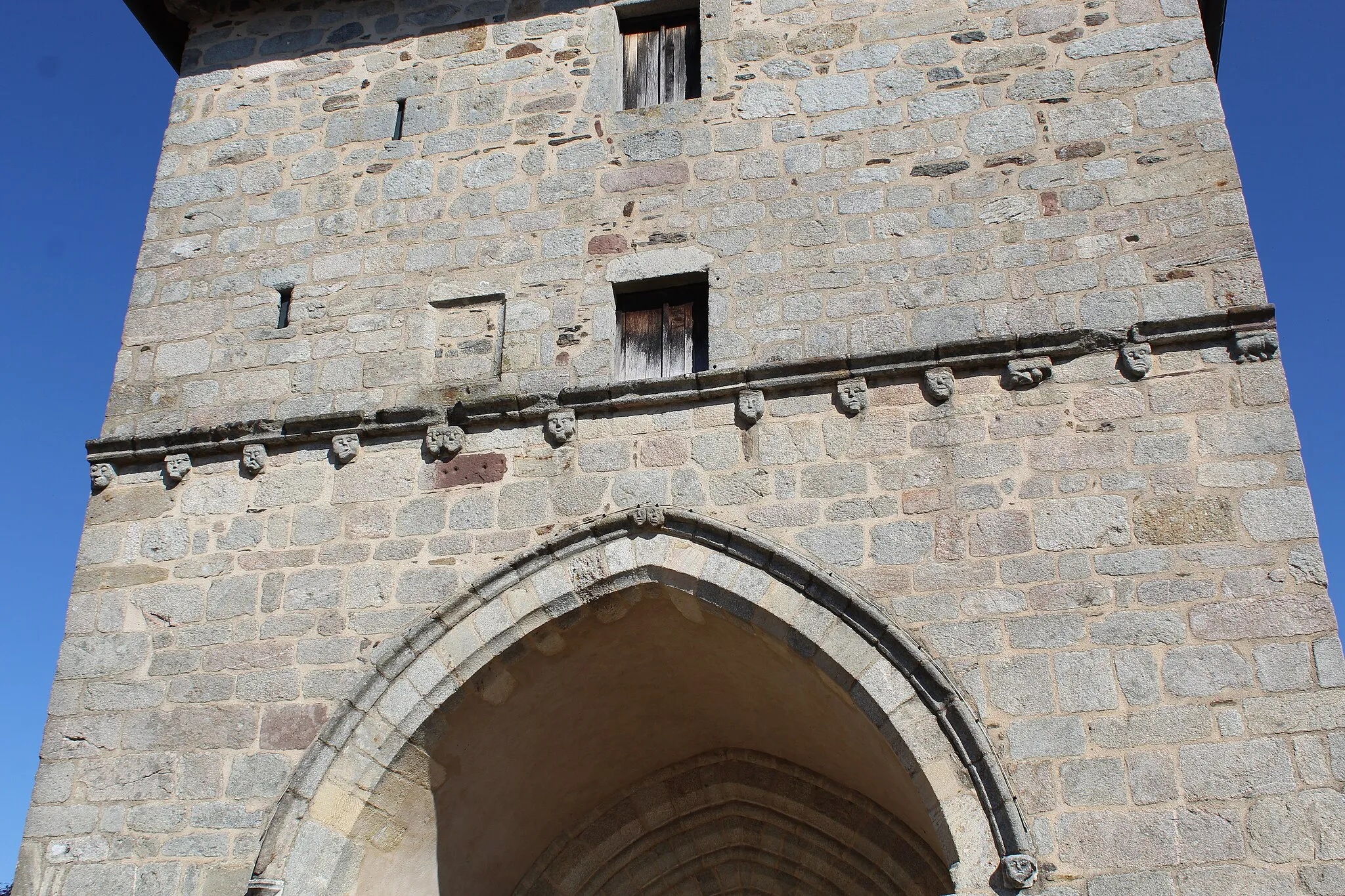 Photo showing: Façade de l'église.