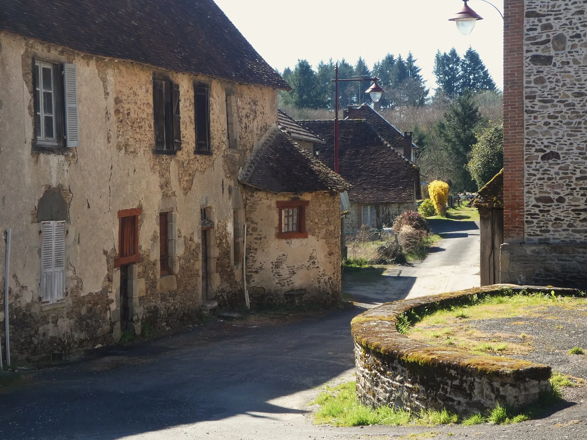 Photo showing: Rue du village de Bénayès
