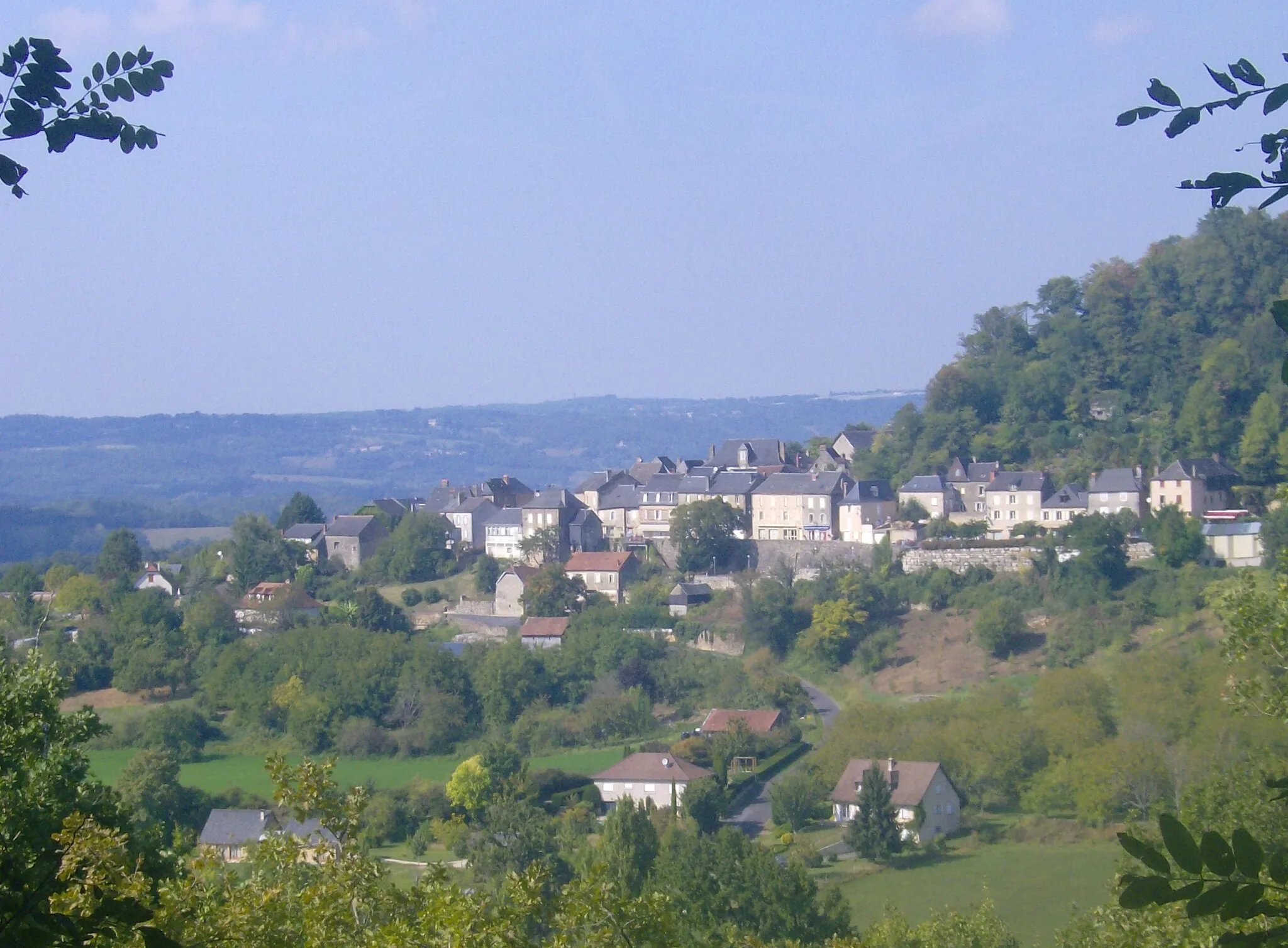 Photo showing: Ayen vu de la route menant au hameau du Temple