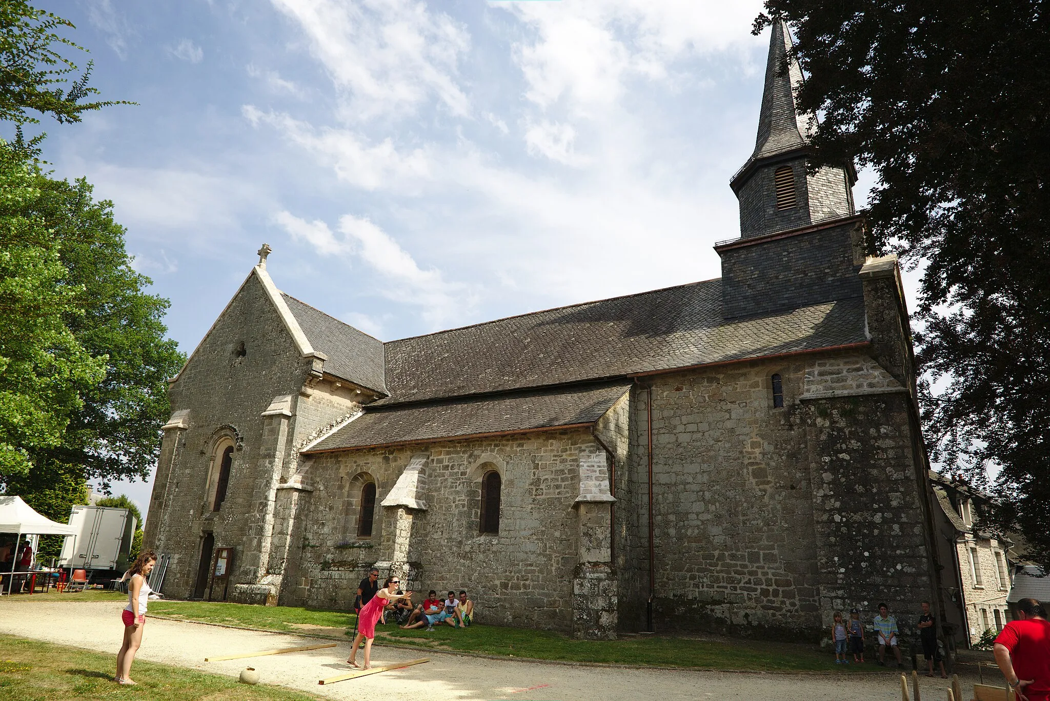 Photo showing: Église Sainte-Croix de Rosiers-d'Égletons