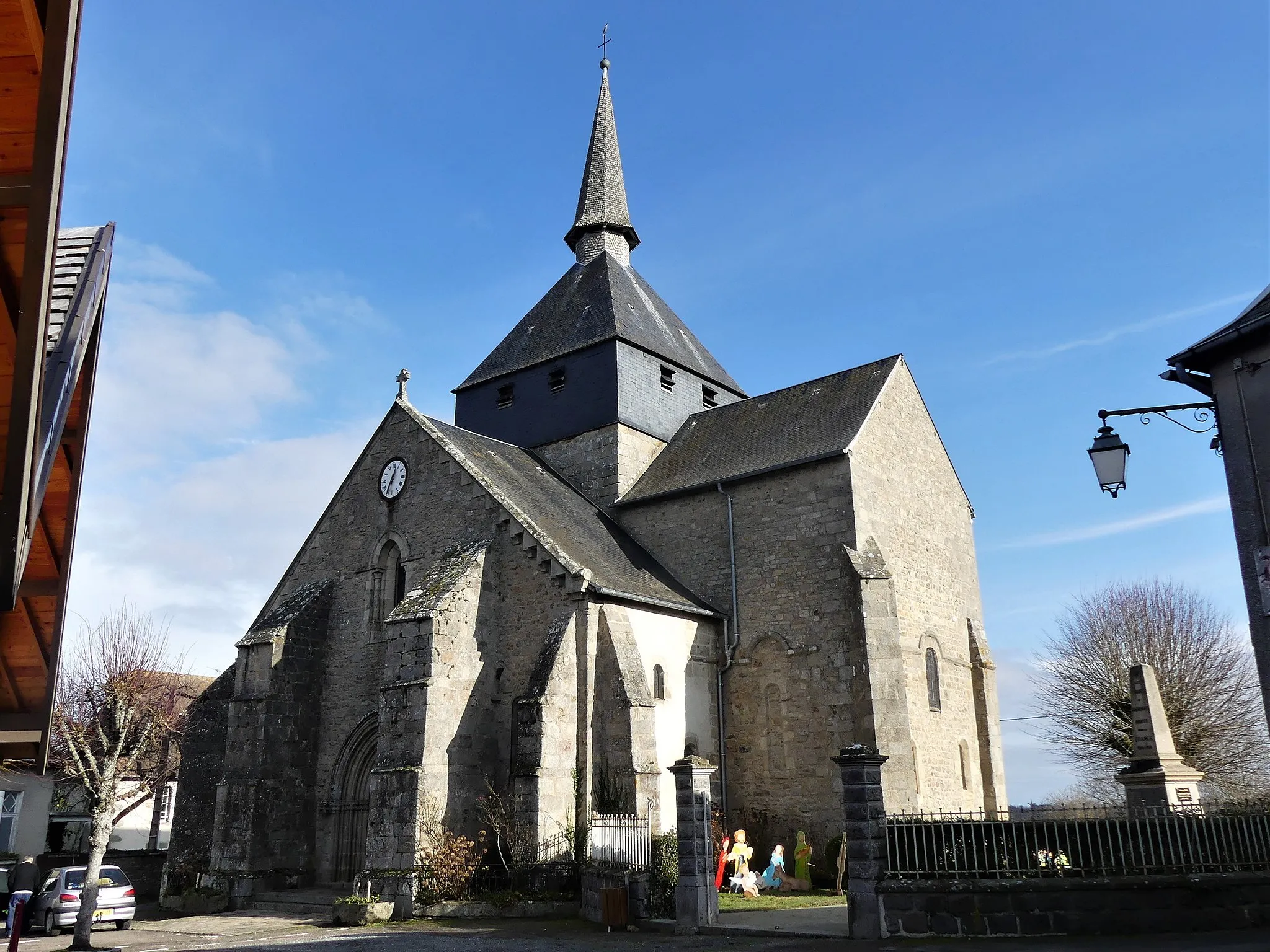 Photo showing: L'église de Jarnages, Creuse, France.