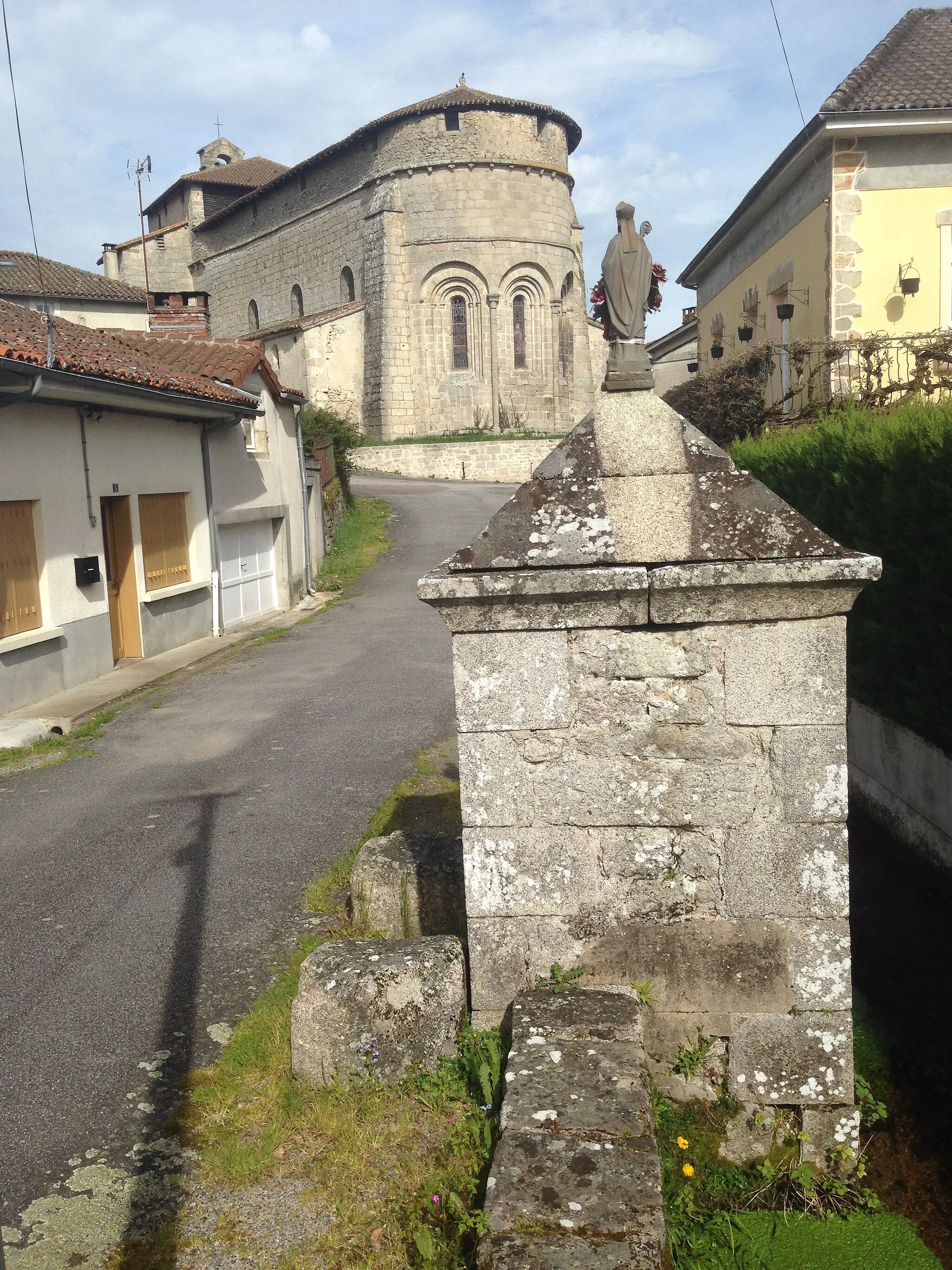 Photo showing: la  fontaine Saint-Martin à Blond