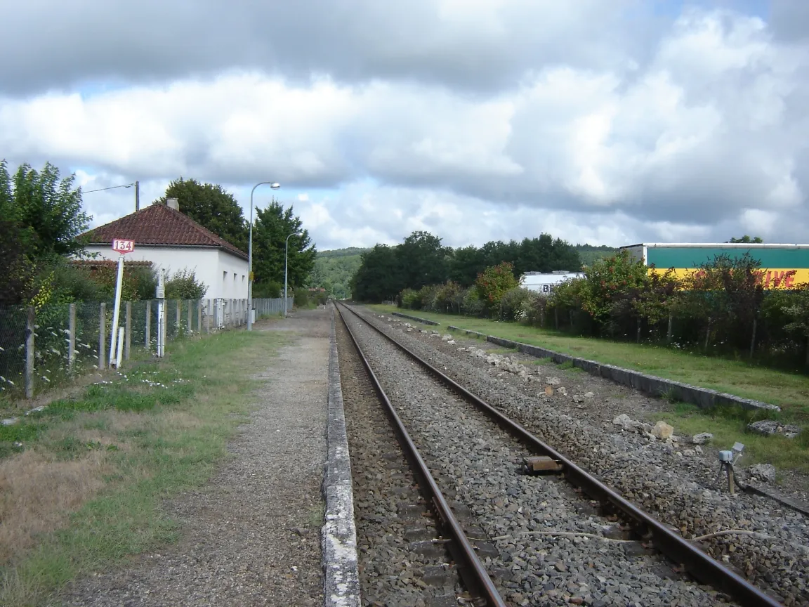 Photo showing: Gare de La Rivière-de-Mansac, Corrèze, France