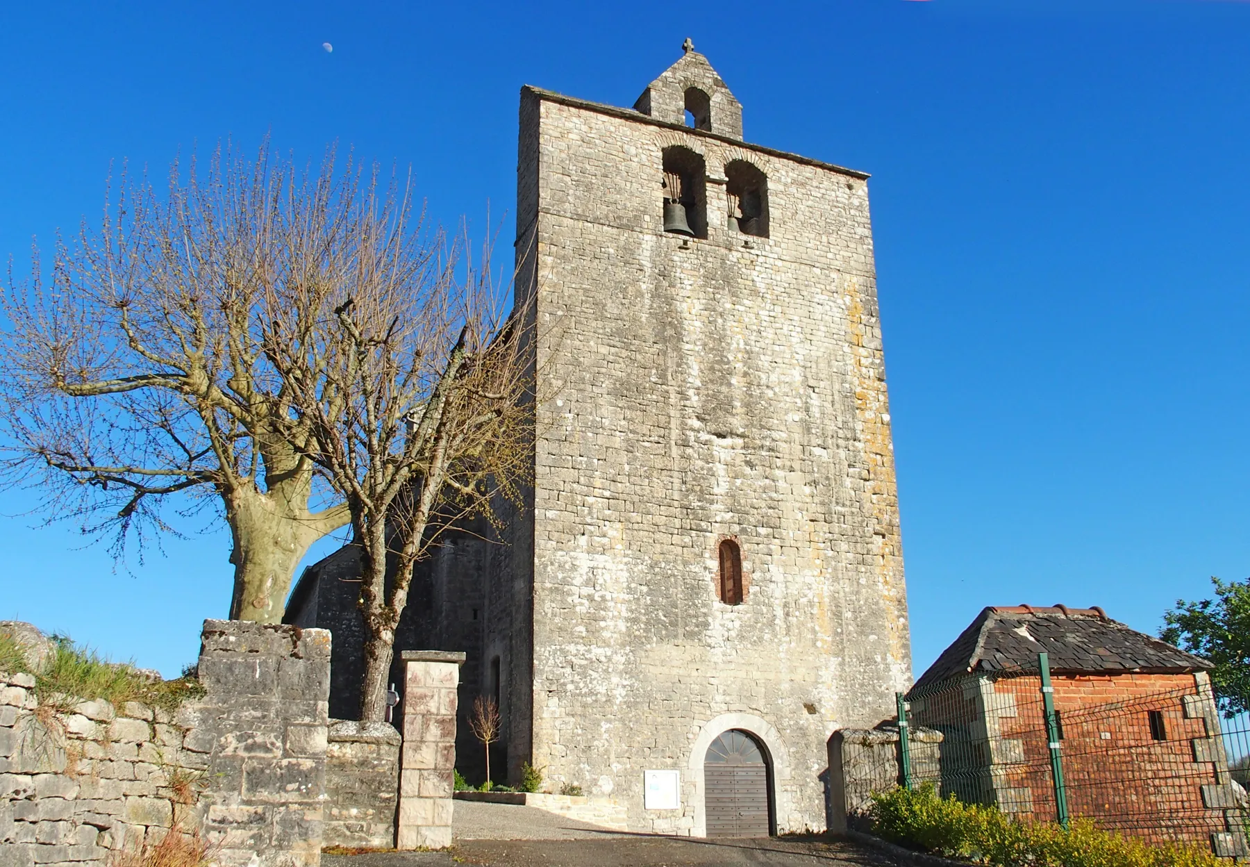 Photo showing: Église Saint-Julien de Nespouls