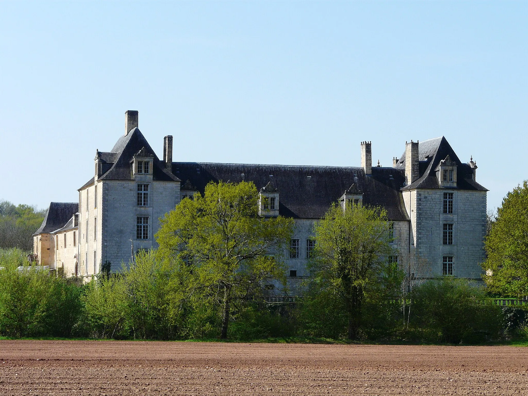 Photo showing: La façade nord du château de Sauvebœuf, Aubas, Dordogne, France