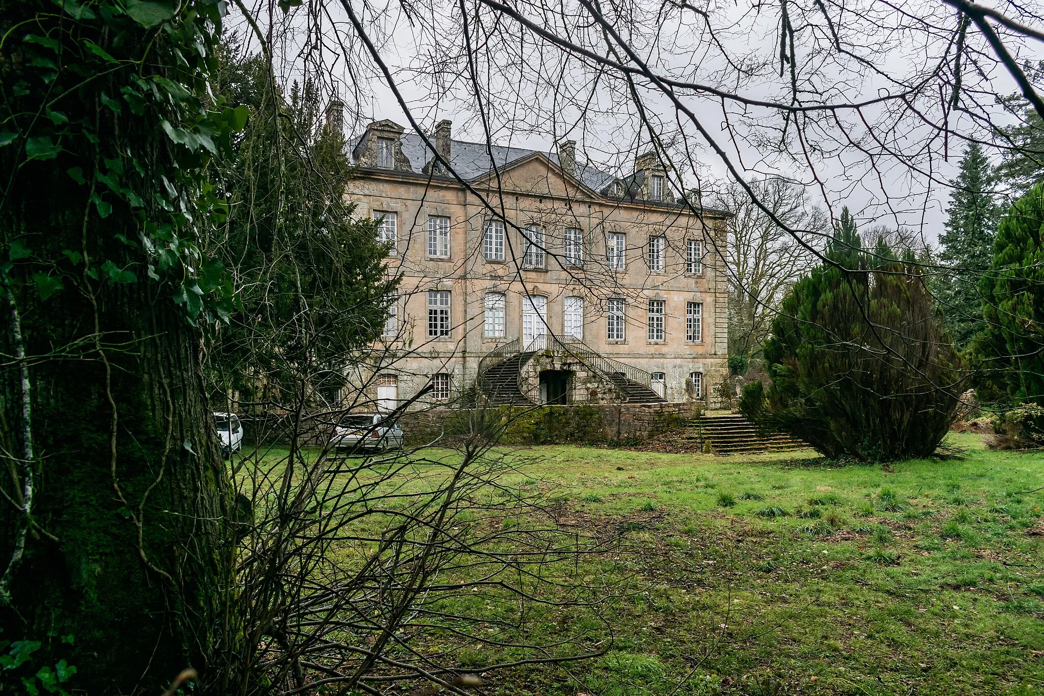 Photo showing: This building is inscrit au titre des monuments historiques de la France. It is indexed in the base Mérimée, a database of architectural heritage maintained by the French Ministry of Culture, under the reference PA00100506 .