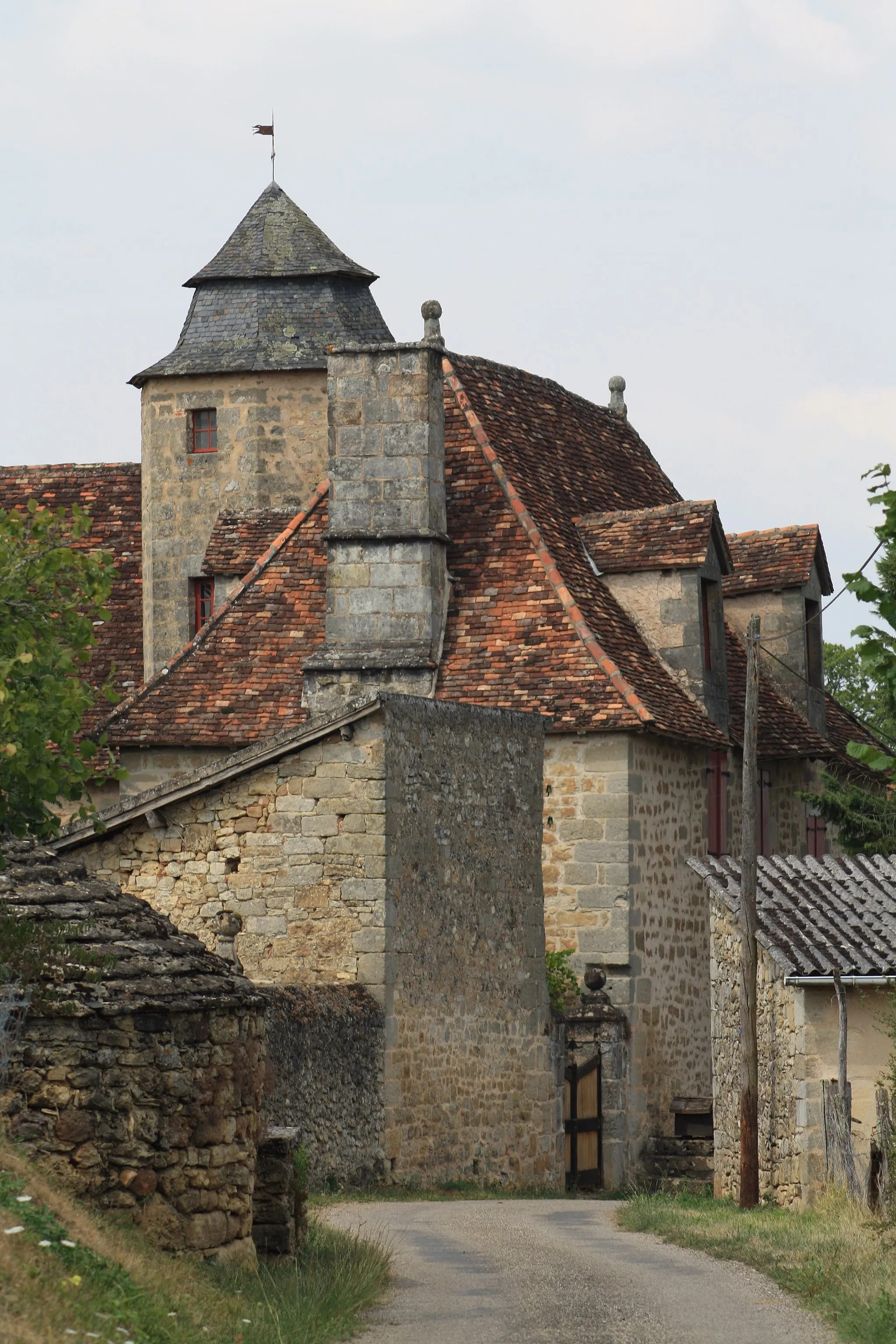 Photo showing: This building is inscrit au titre des monuments historiques de la France. It is indexed in the base Mérimée, a database of architectural heritage maintained by the French Ministry of Culture, under the reference PA00099833 .