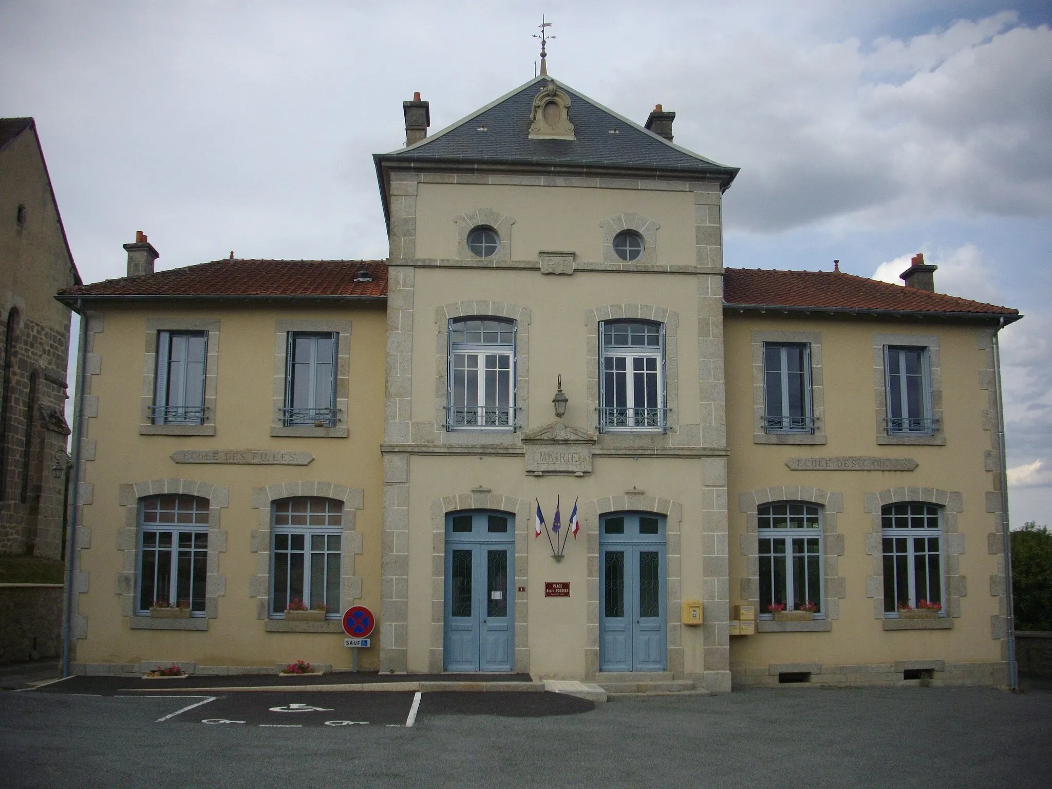 Photo showing: Town hall of Fransèches (Creuse, France)