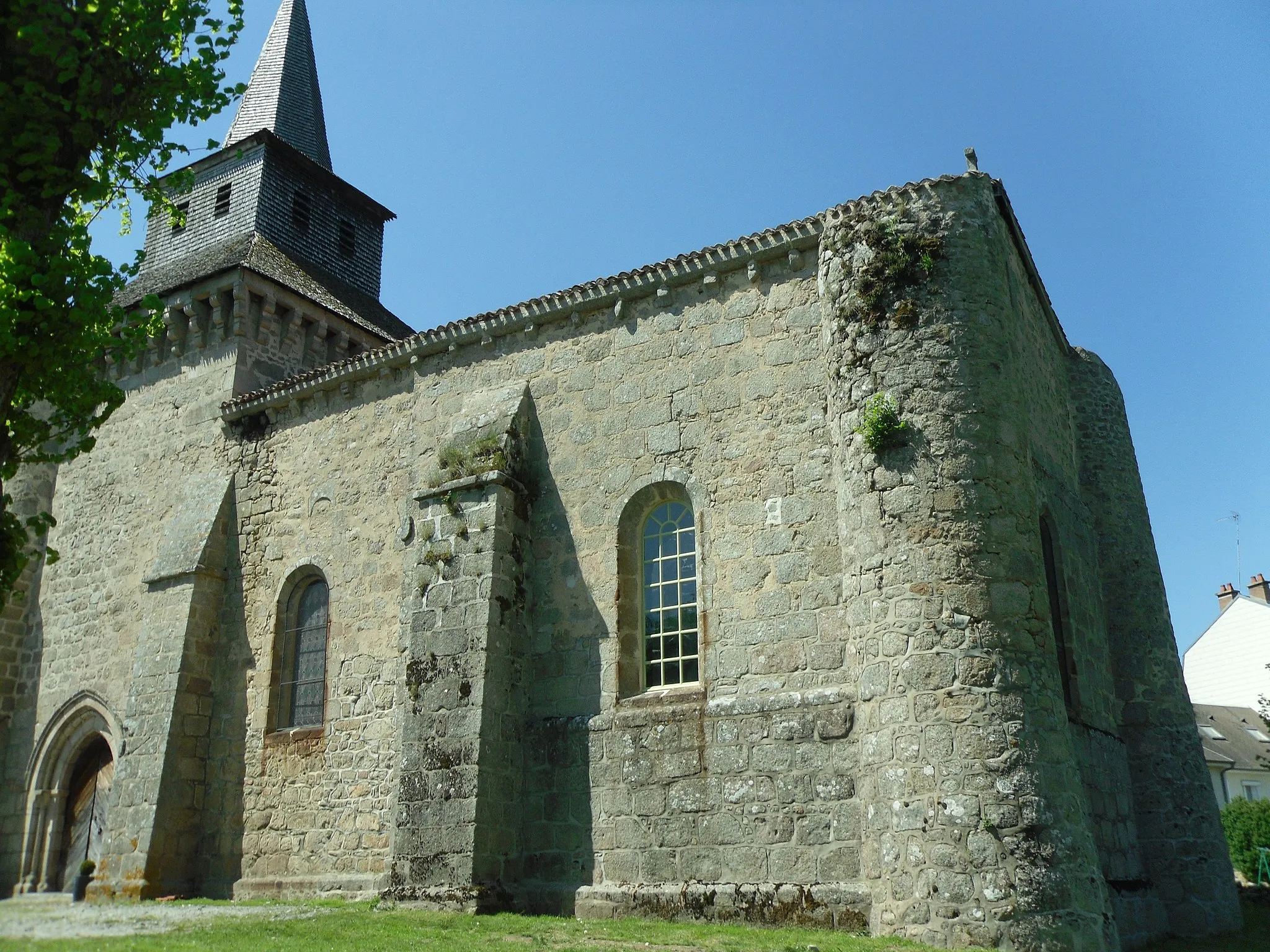 Photo showing: Eglise XIIIe siècle