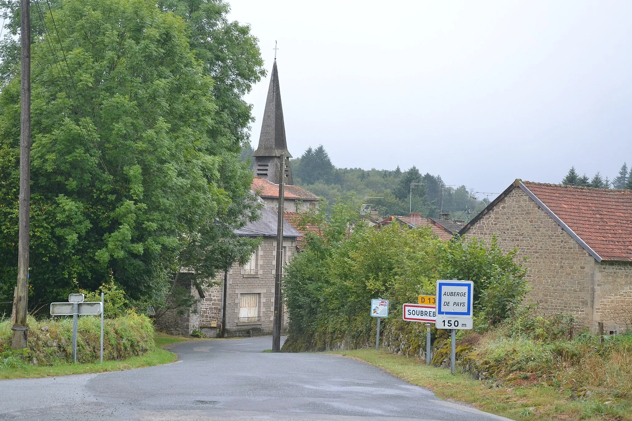 Photo showing: Entrée du village de Soubrebost (Creuse, France).