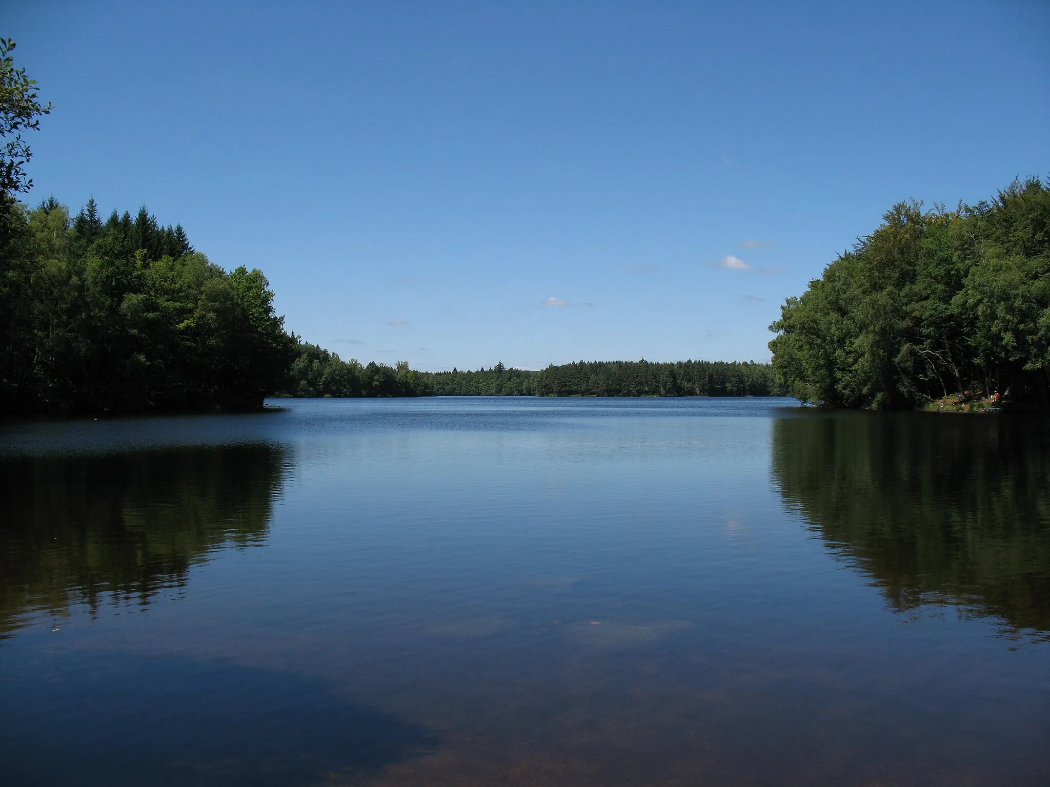 Photo showing: Lac de Faux, Faux-la-Montagne, Creuse, France