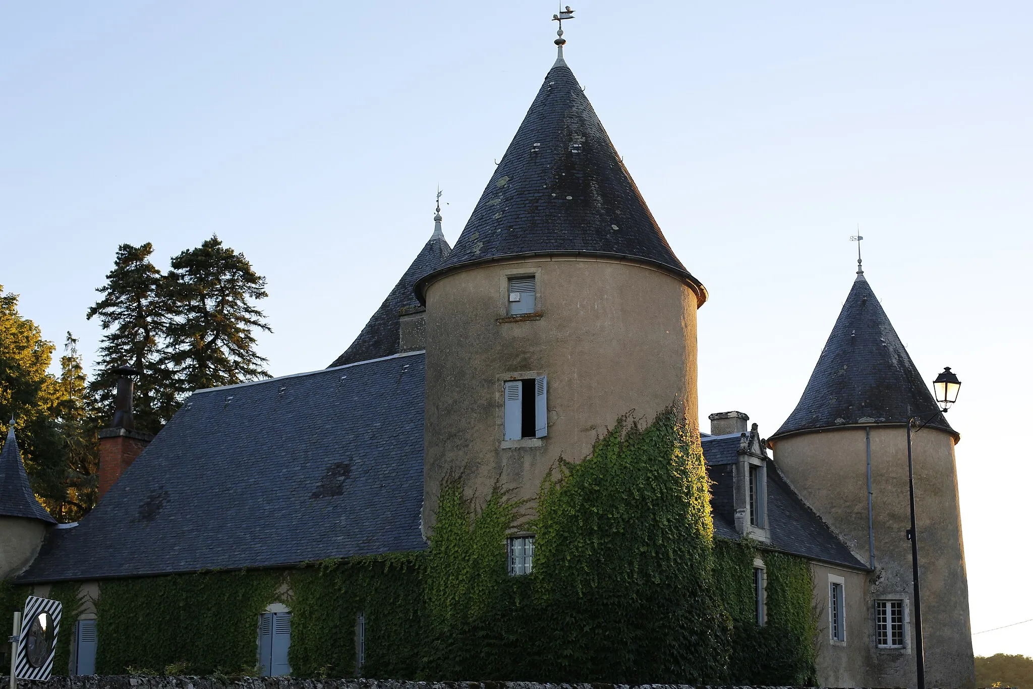 Photo showing: Château de Padirac