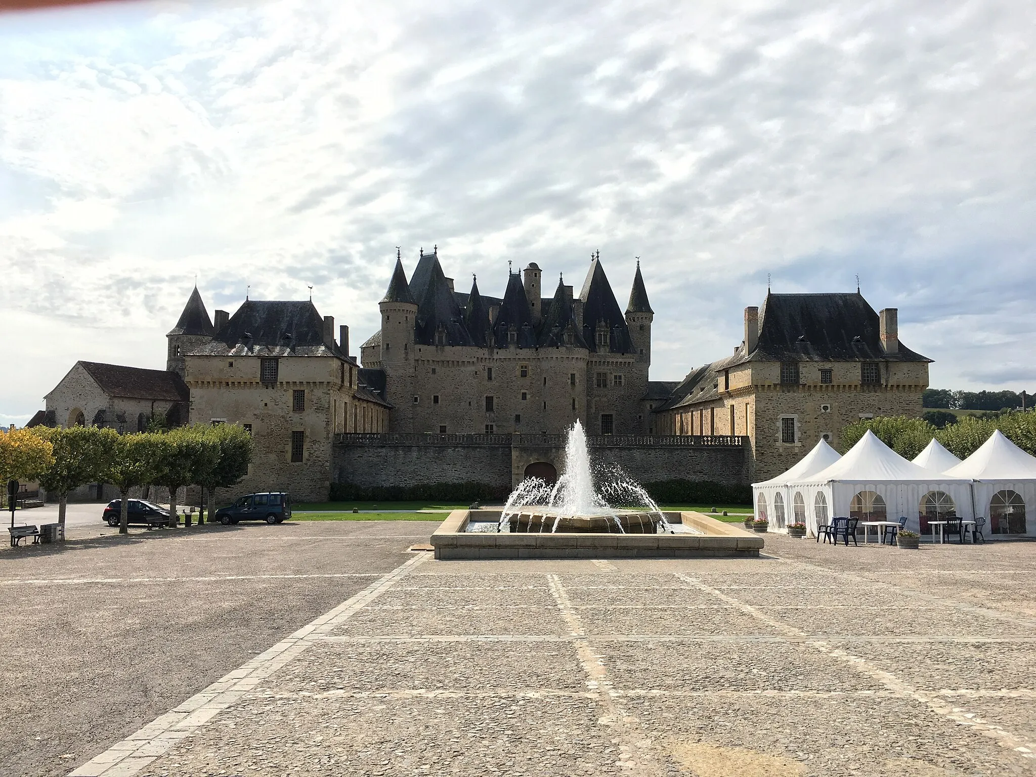 Photo showing: This building is indexed in the base Mérimée, a database of architectural heritage maintained by the French Ministry of Culture, under the reference PA00082592 .