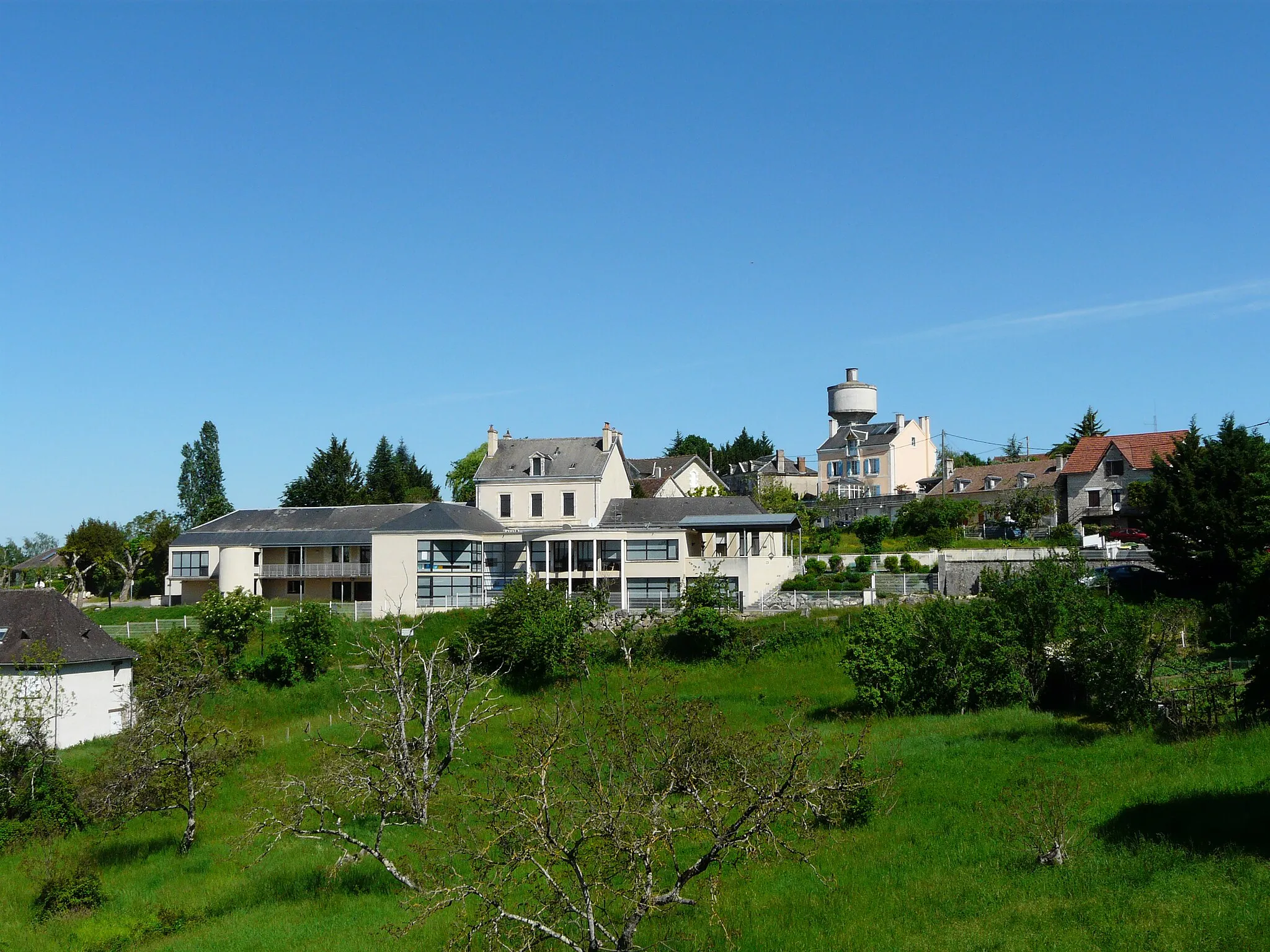 Photo showing: Le bourg de Thenon, Dordogne, France.