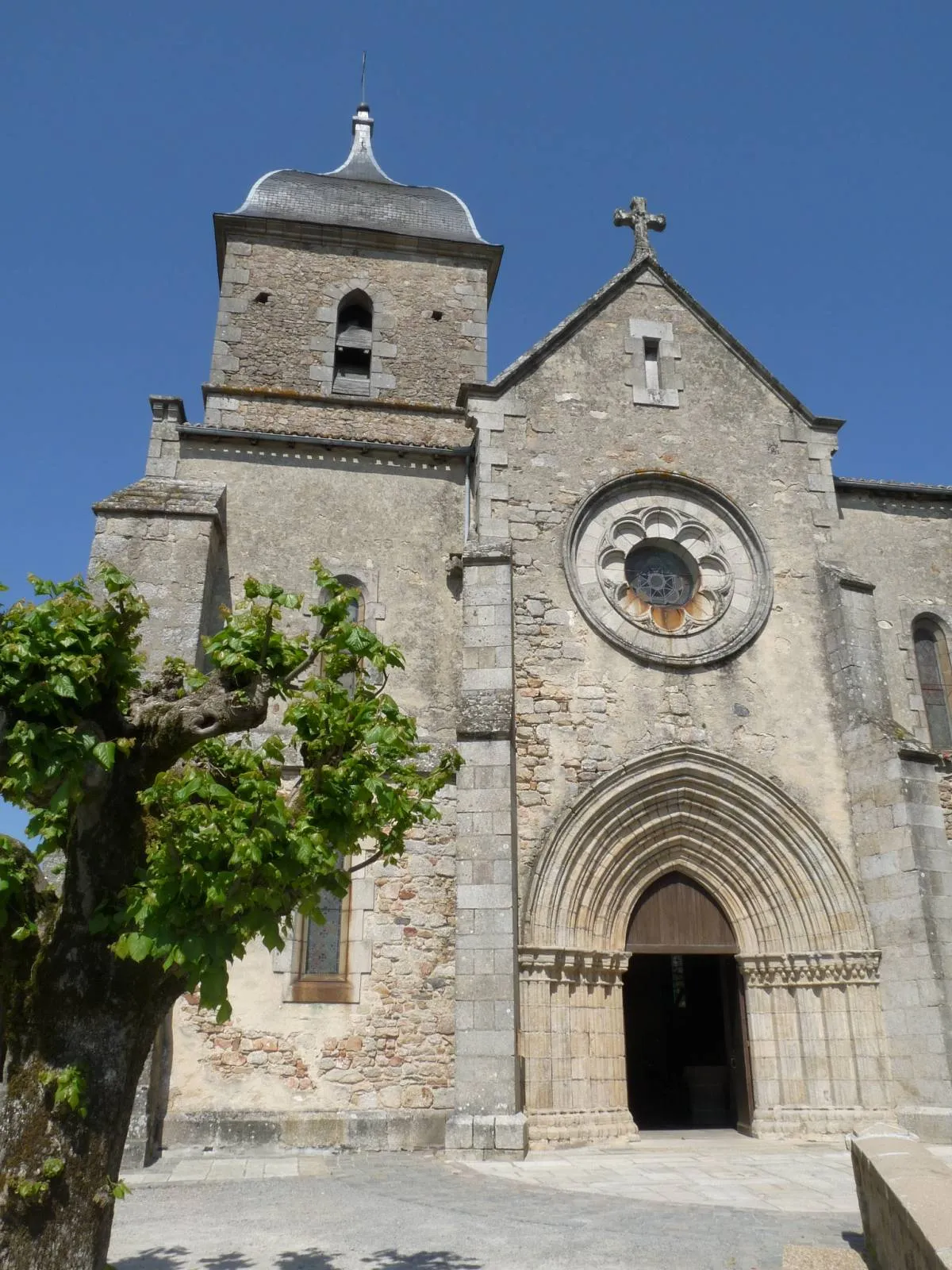 Photo showing: Eglise de Brigueuil, Charente, France