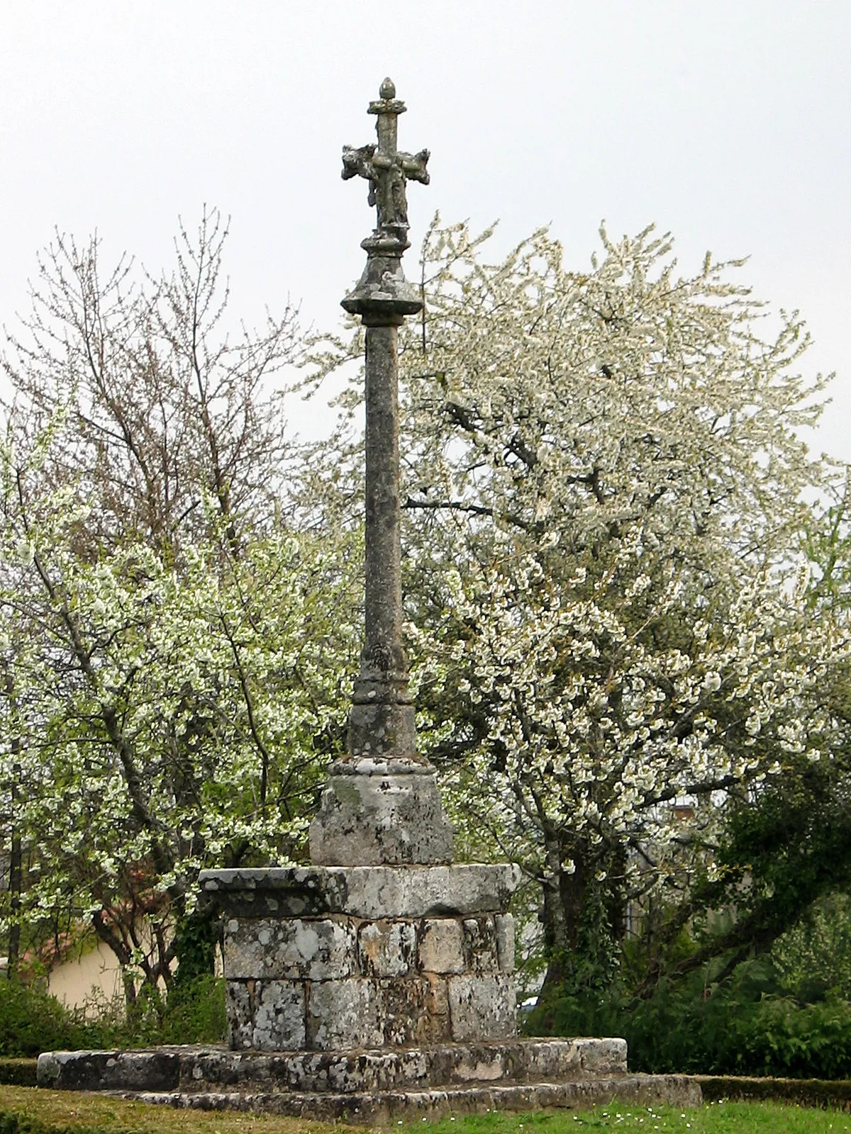 Photo showing: Calvaire de Laurière, Saint-Michel (Classé, 1977)