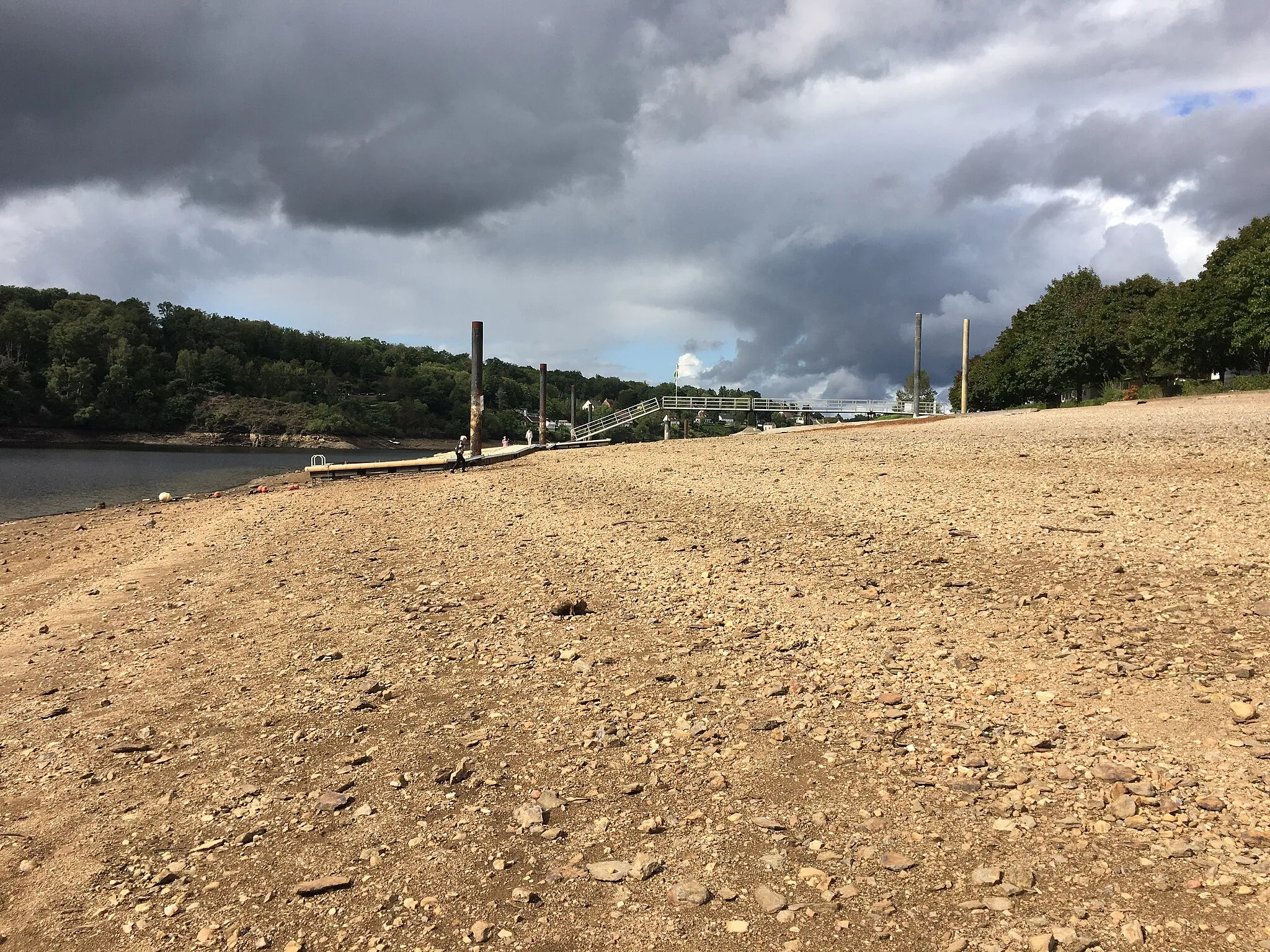 Photo showing: Le lac de Chambon lors de l'examen décennal de 2017, à Fougères (commune de Saint-Plantaire).