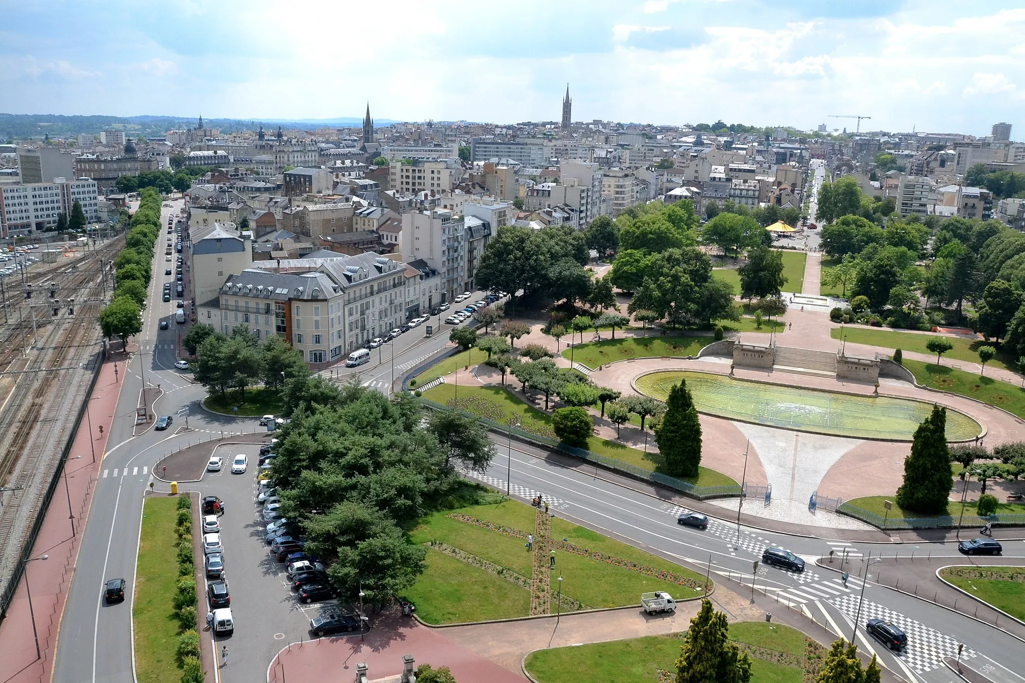 Photo showing: Vue sur le centre-ville de Limoges depuis le campanile de la gare. Au premier plan, le Champ de Juillet.