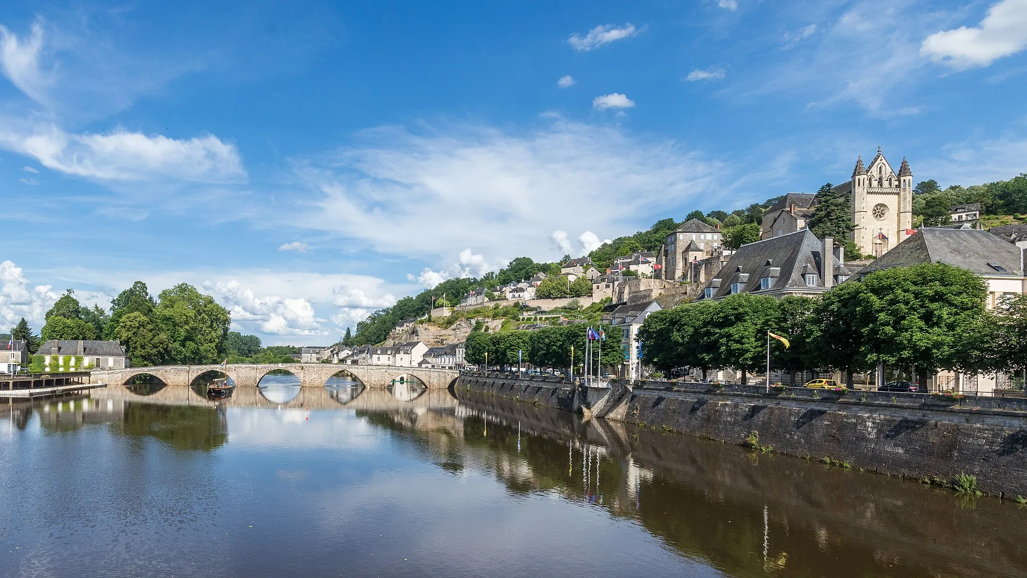 Photo showing: Terrasson-Lavilledieu