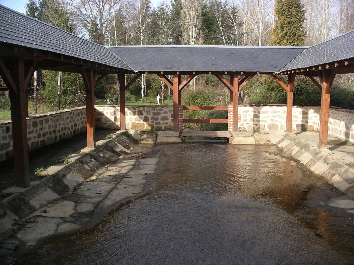 Photo showing: The Lavoir at Bonnat