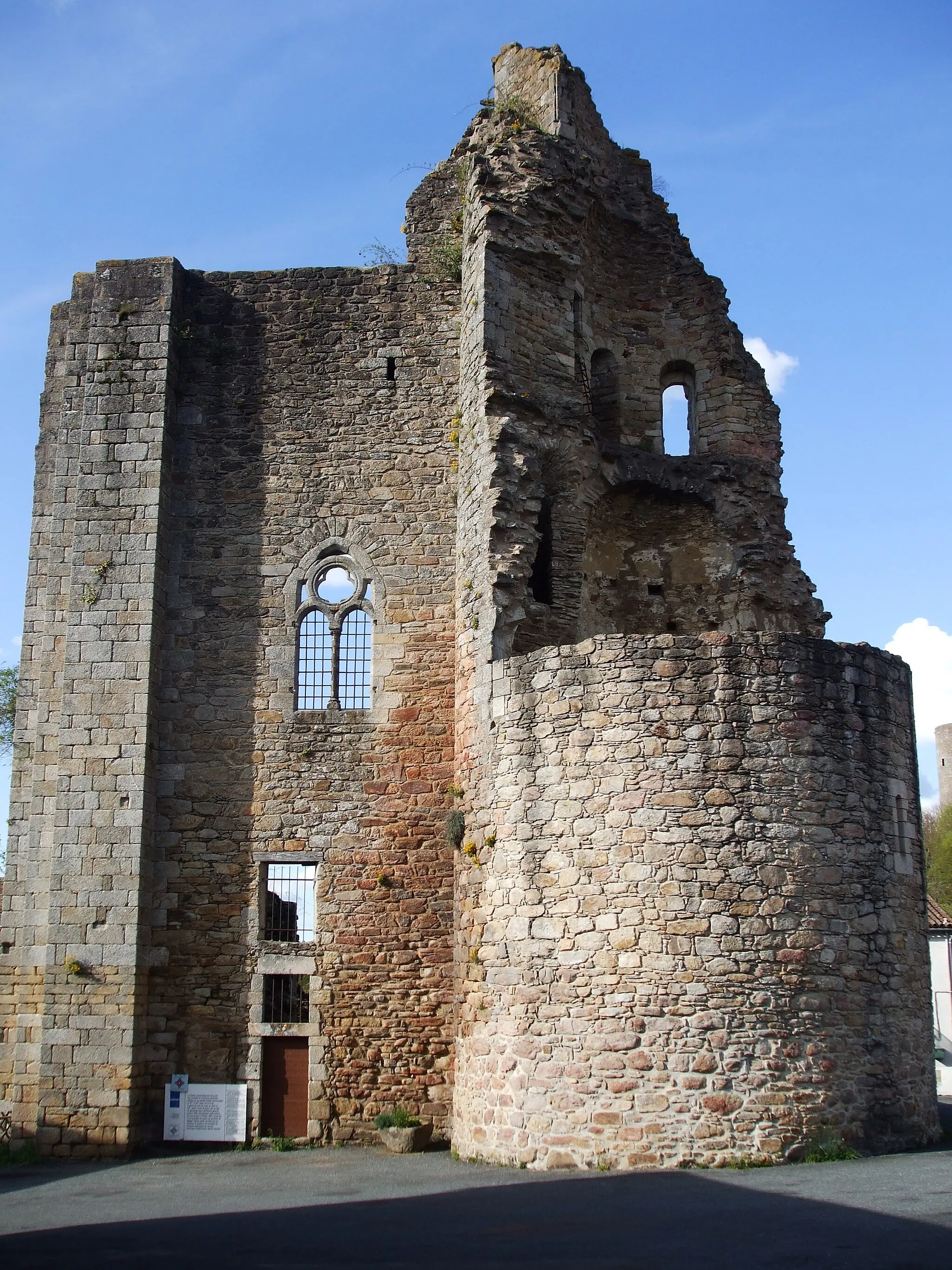 Photo showing: Châlus, Haute-Vienne, France, château de Châlus-Maulmont