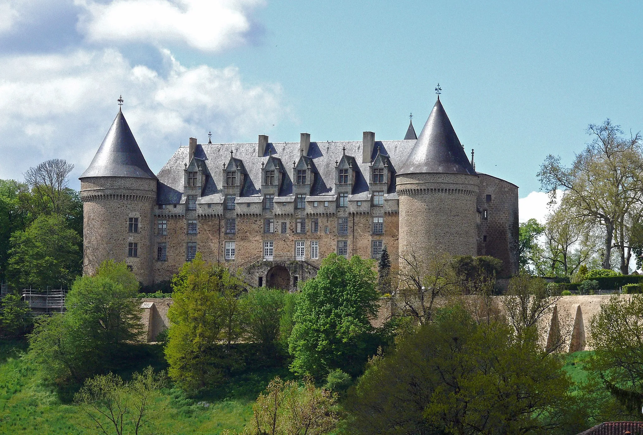 Photo showing: Rochechouart - Château - Vu de la vallée