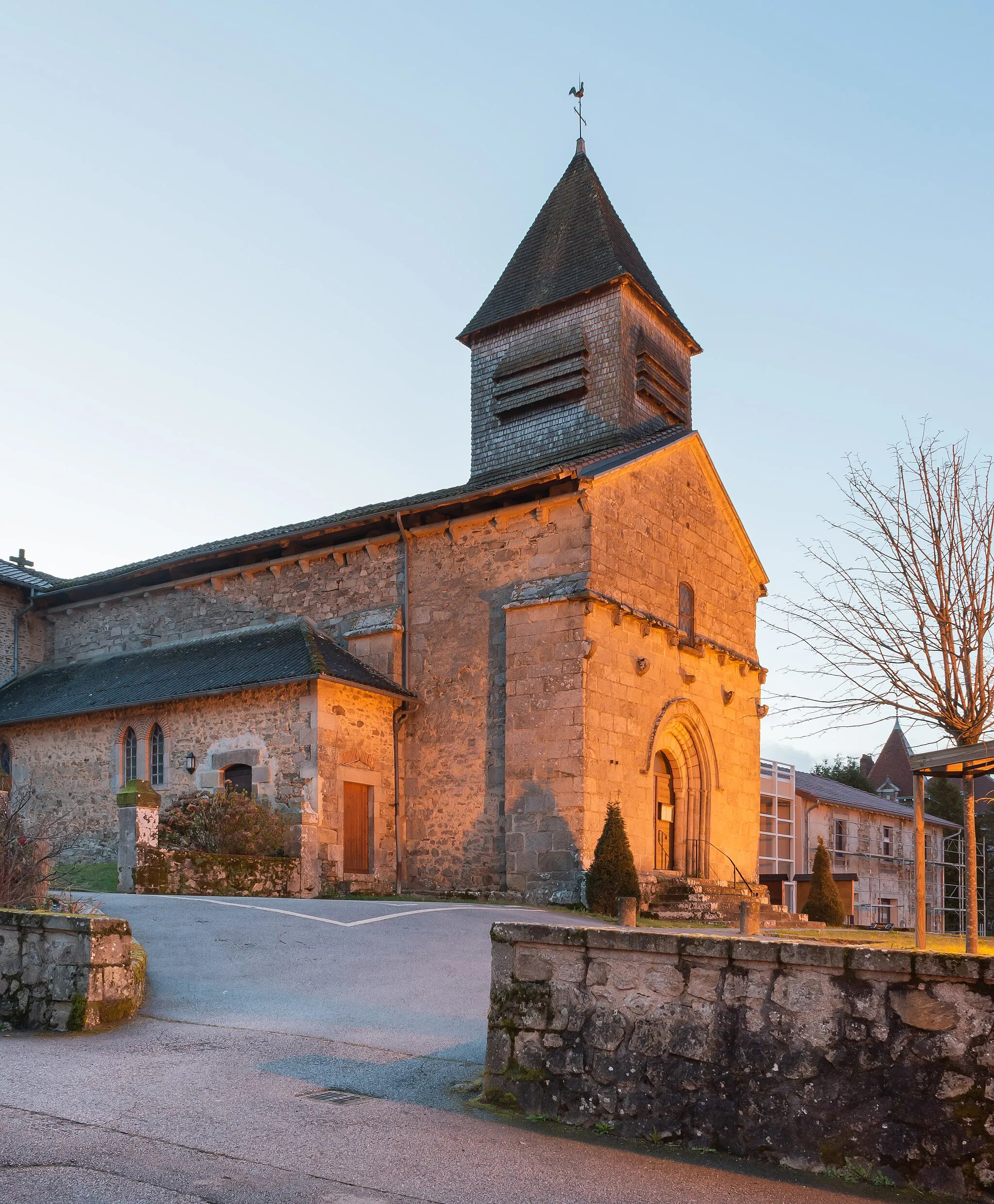 Photo showing: Saints Philip and James church in Boisseuil, Haute-Vienne, France