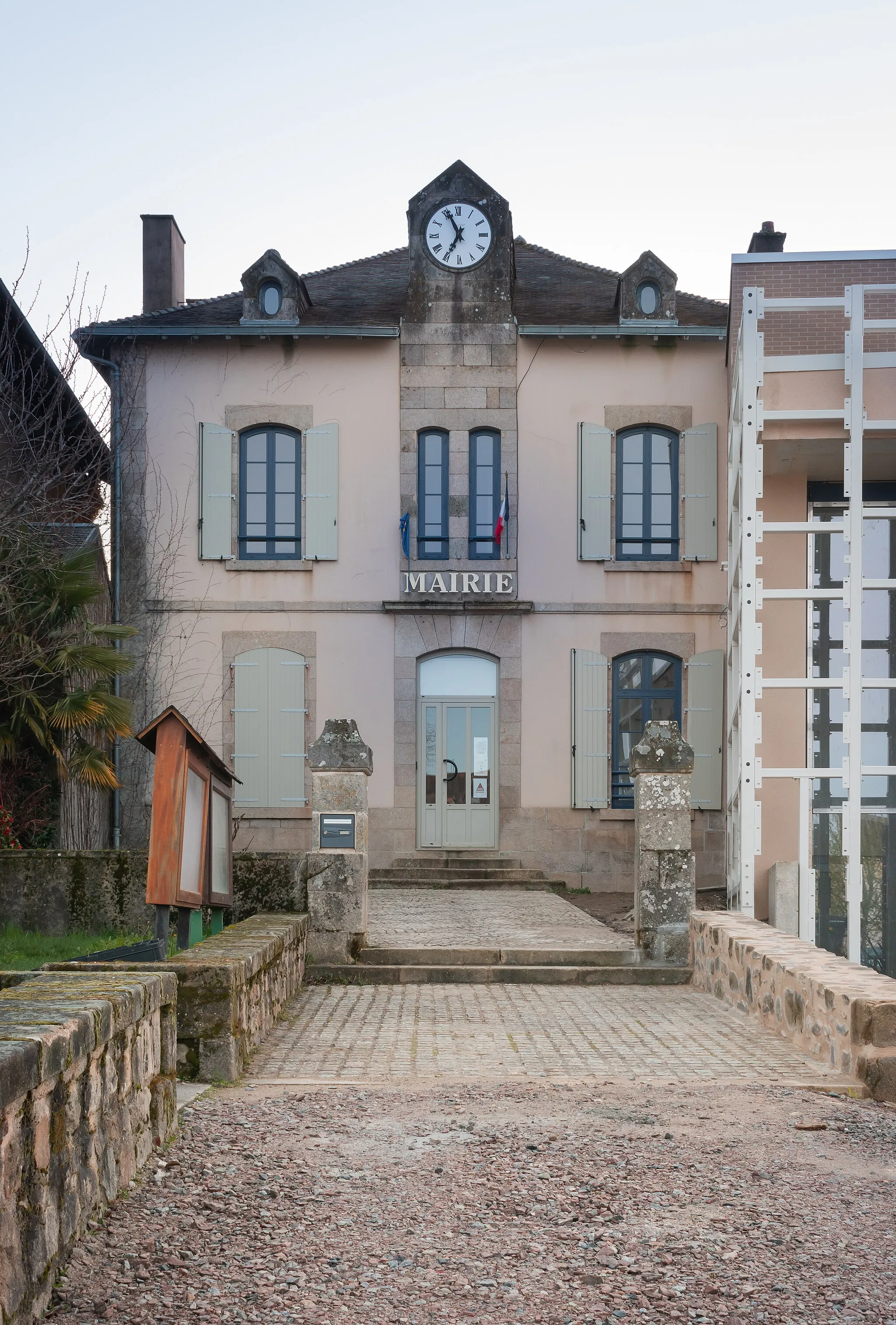 Photo showing: Town hall of Boisseuil, Haute-Vienne, France