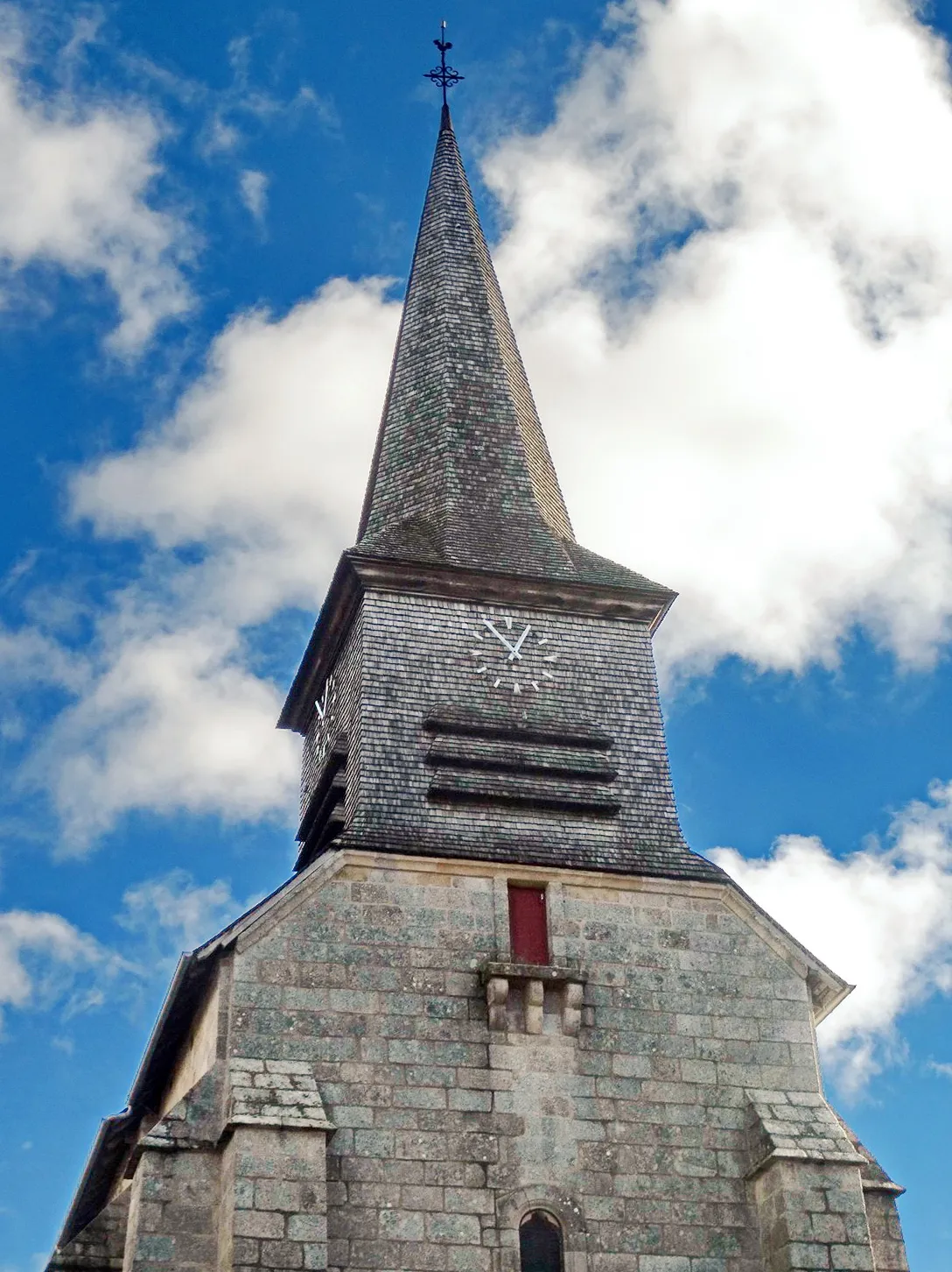 Photo showing: Église de l'Ordination-de-Saint-Martin de Bujaleuf