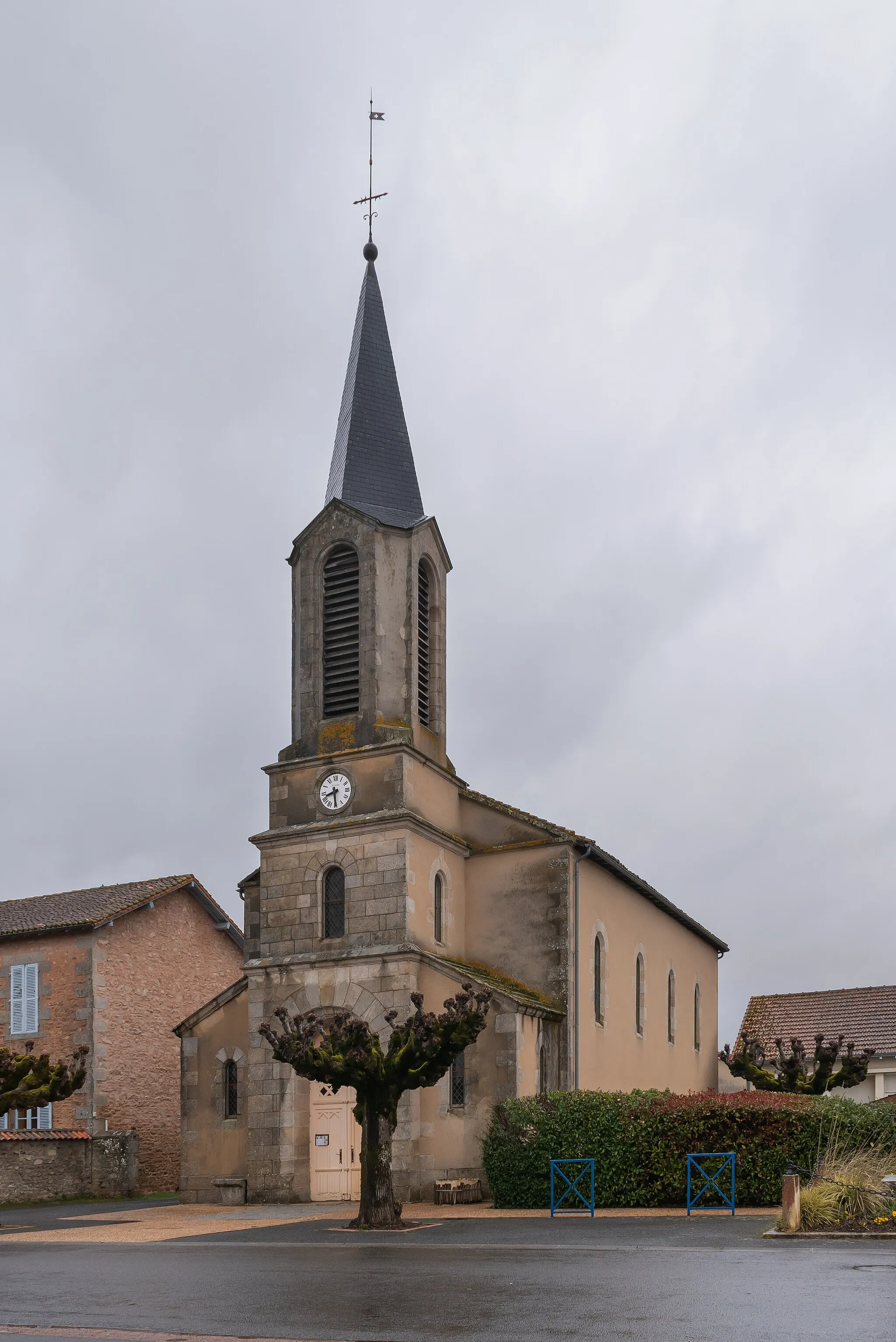 Photo showing: Saint Anthony church in Chamboret, Haute-Vienne, France