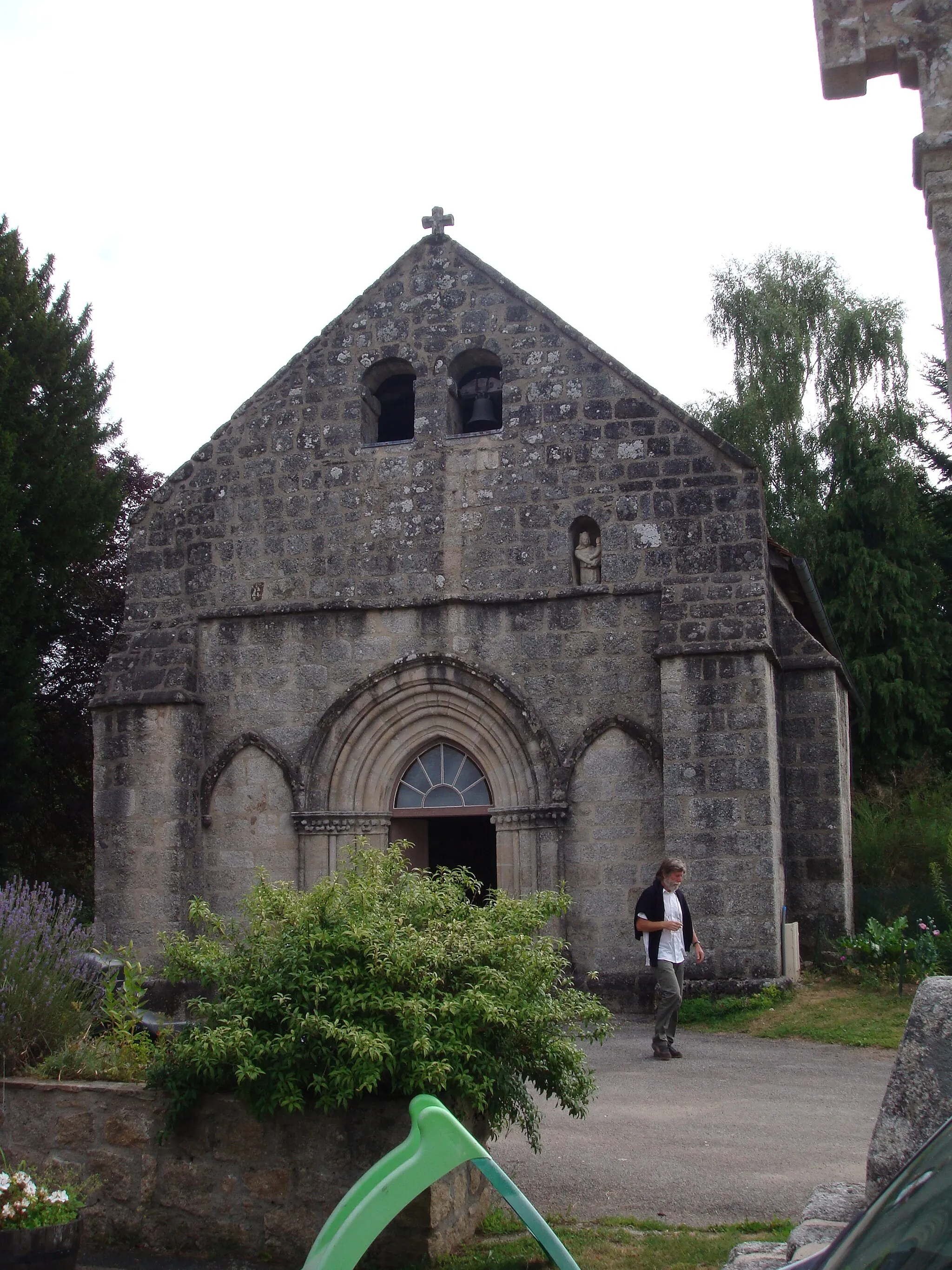 Photo showing: This building is indexed in the base Mérimée, a database of architectural heritage maintained by the French Ministry of Culture, under the reference PA00100282 .