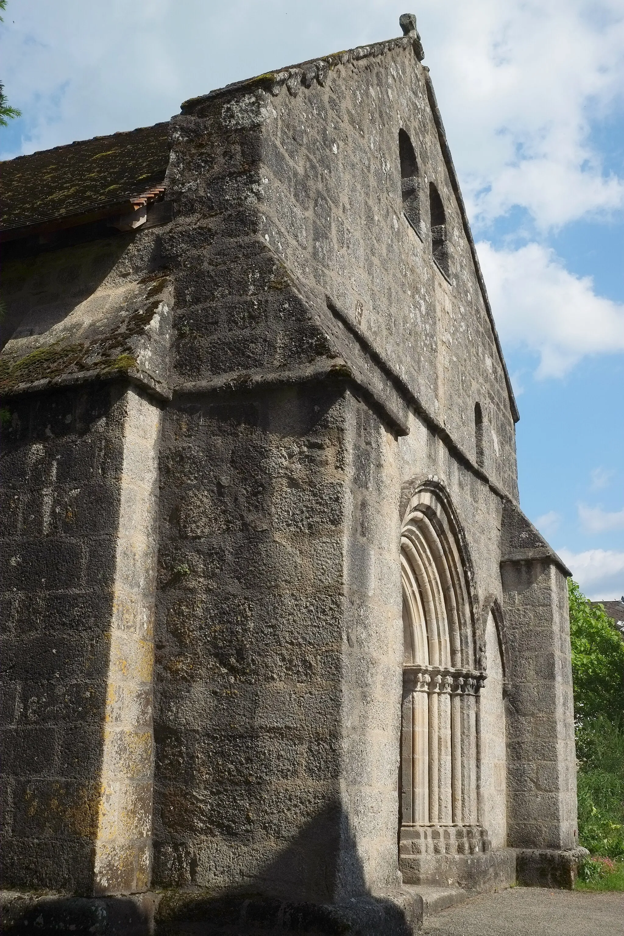 Photo showing: Kirche Nativité-de la-Vierge in Cheissoux im Département Haute-Vienne in der Region Limousin (Frankreich)