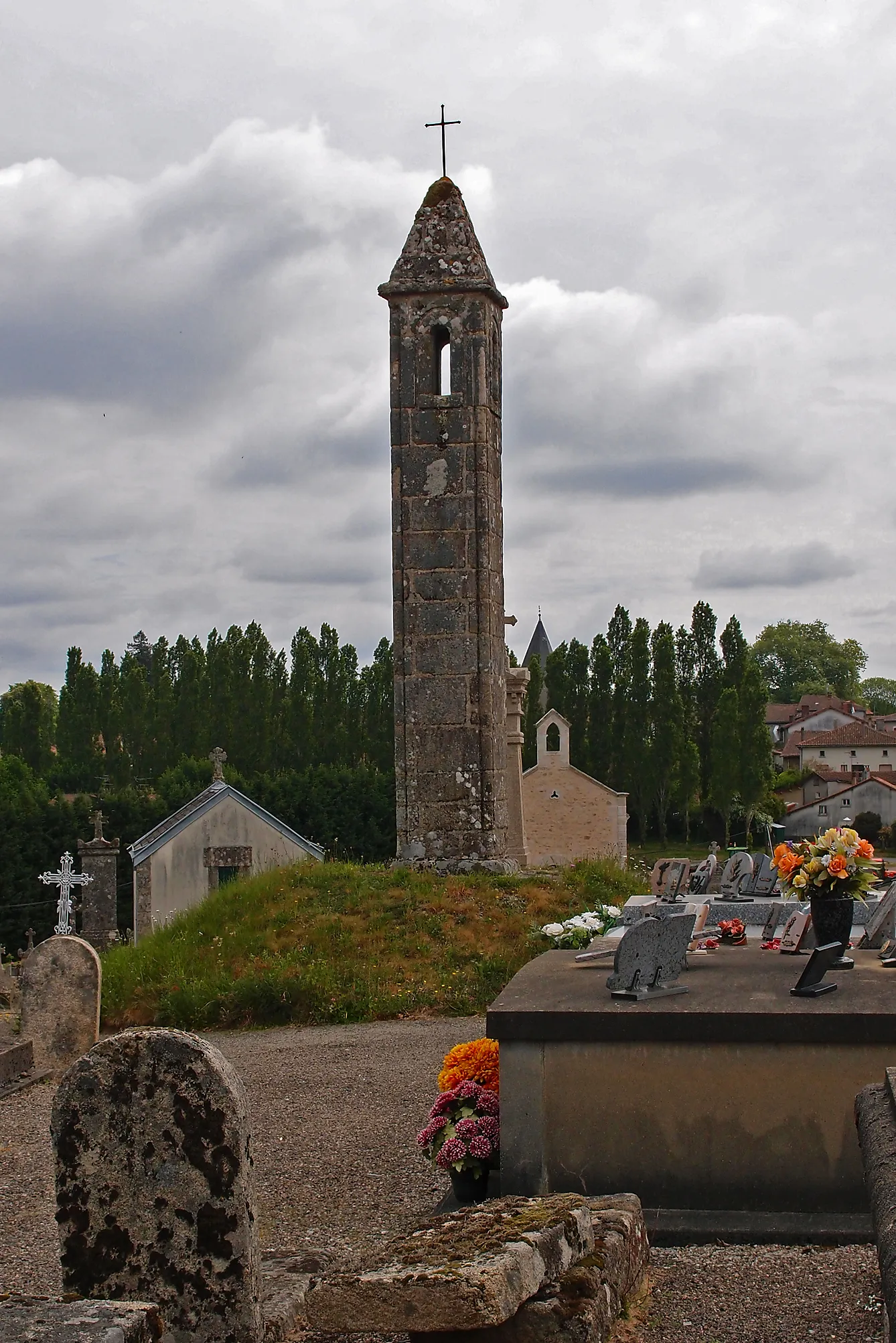 Photo showing: This building is classé au titre des monuments historiques de la France. It is indexed in the base Mérimée, a database of architectural heritage maintained by the French Ministry of Culture, under the reference PA00100285 .