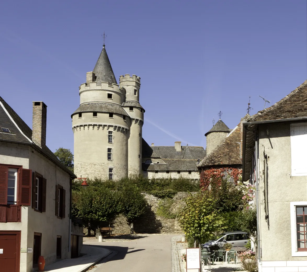 Photo showing: View on the Castle of Caussac-Bonneval