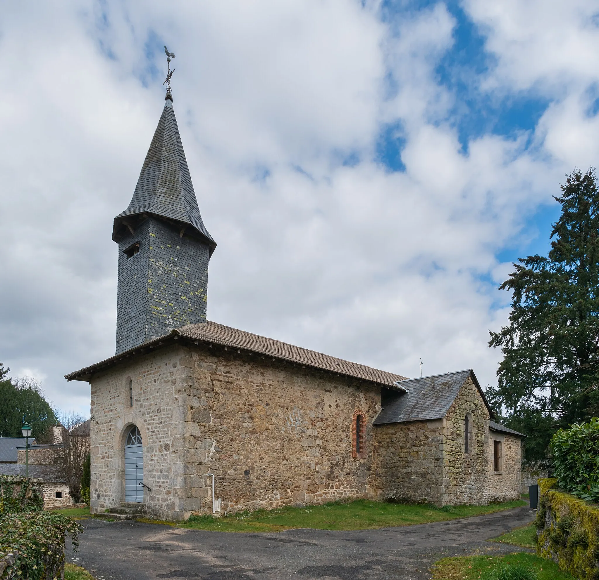 Photo showing: Saint Michael church in Domps, Haute-Vienne, France